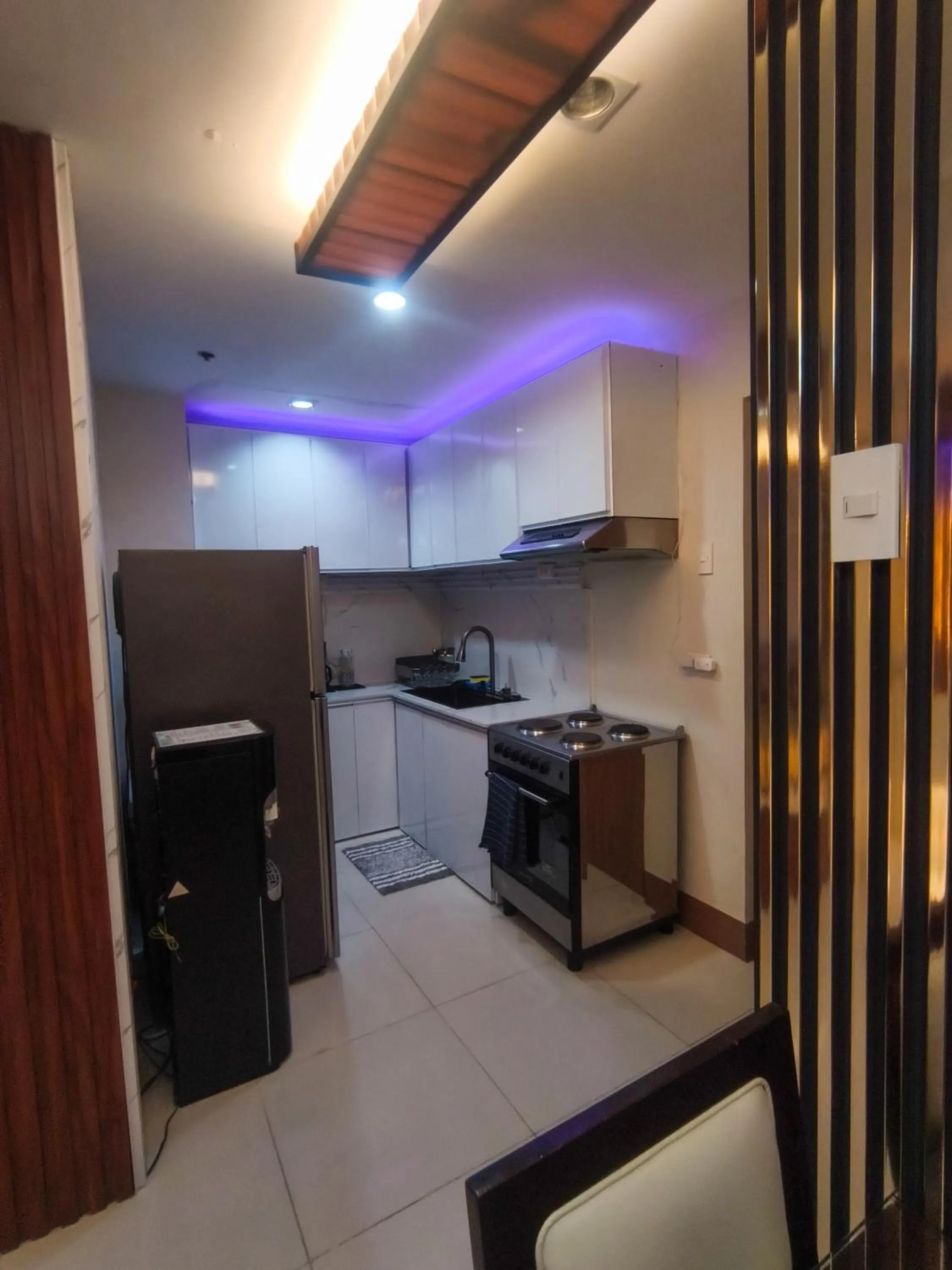 2 Bedroom Condo @ Midpoint Residences w/ City View