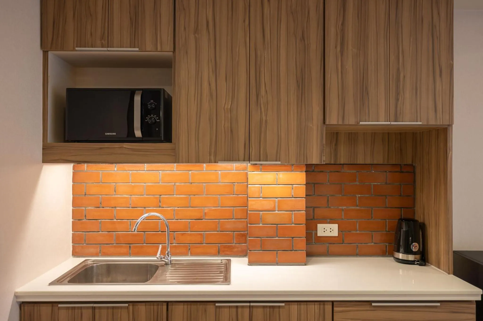 microwave in Exoresidence The Heart of Chinatown