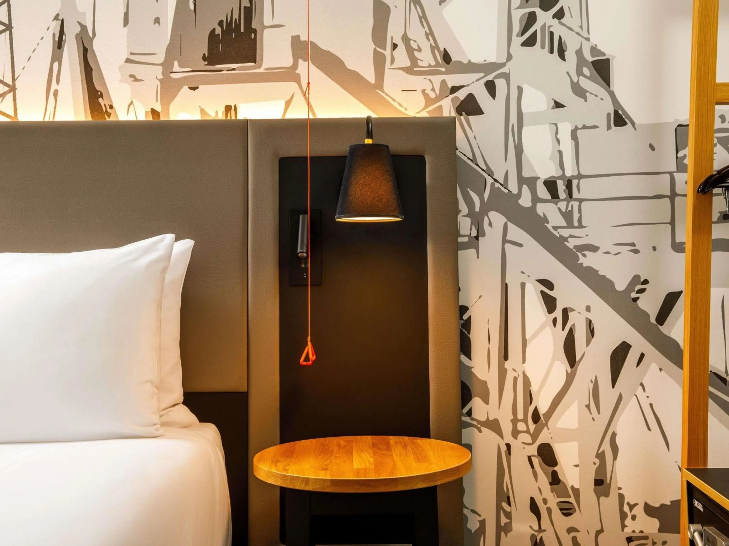 Property building, Bed in Mercure Cardiff North Hotel