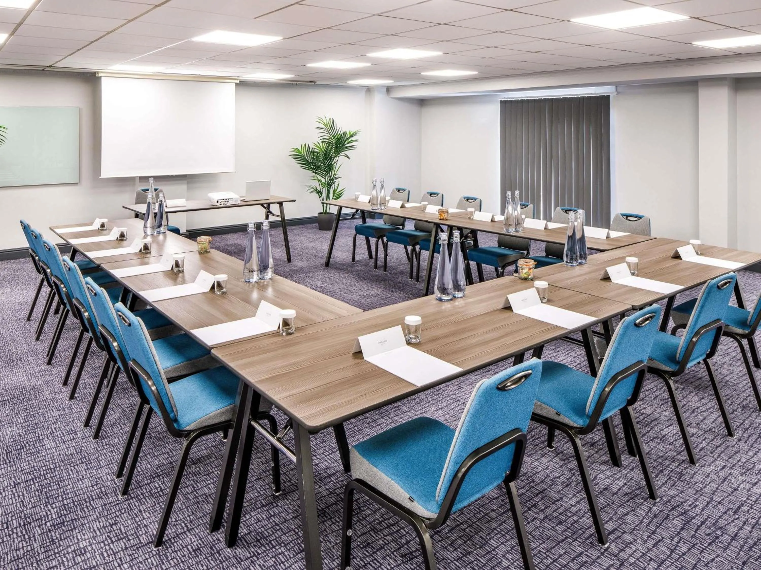 Meeting/conference room in Mercure Cardiff North Hotel