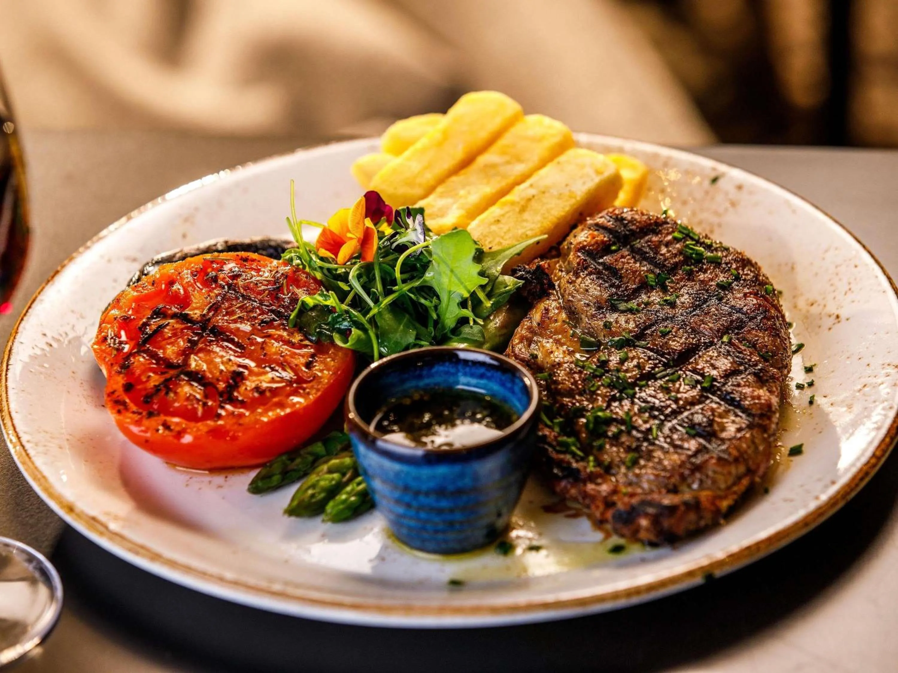 Restaurant/places to eat in Mercure Cardiff North Hotel