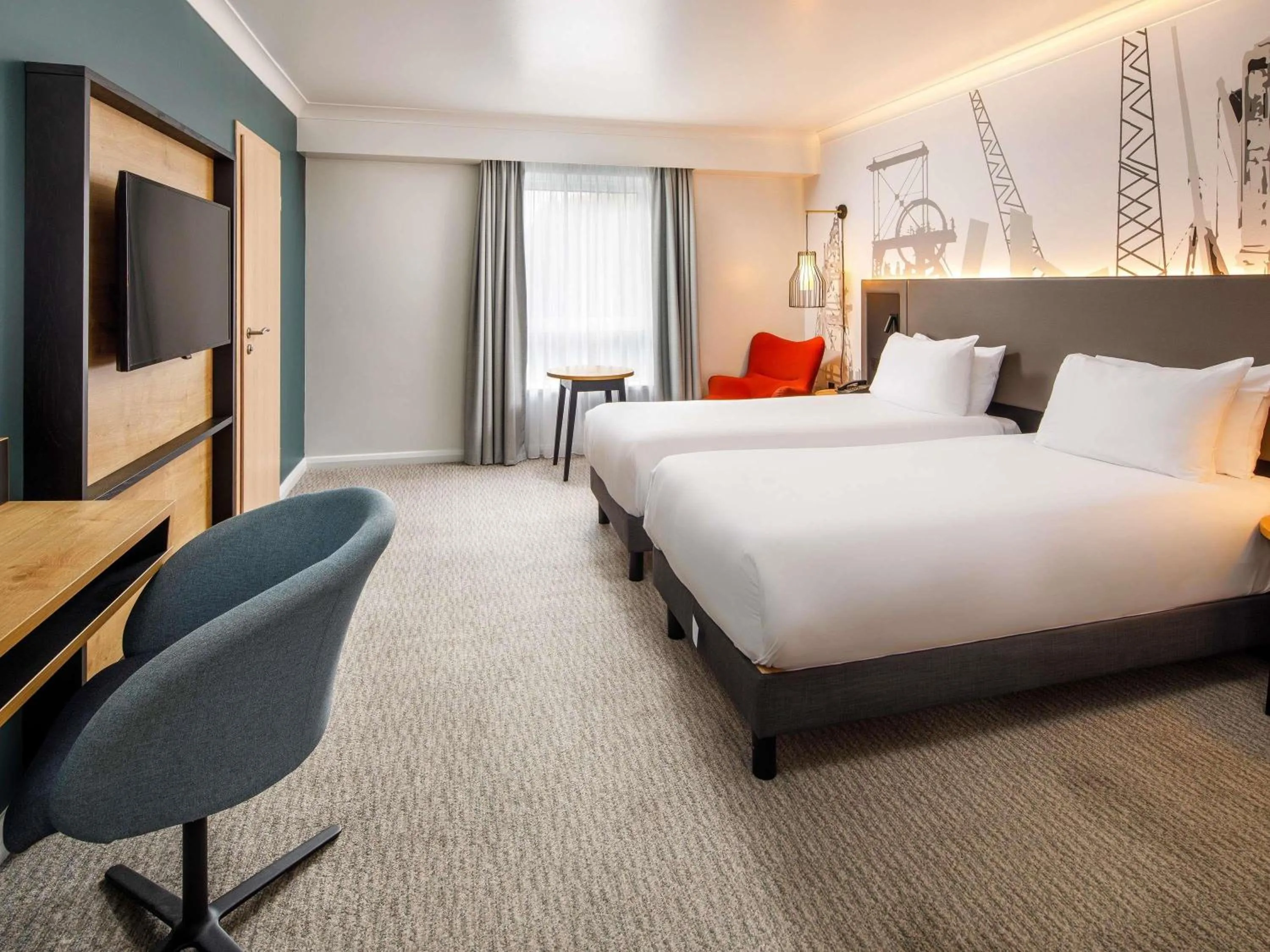 Bedroom, Bed in Mercure Cardiff North Hotel