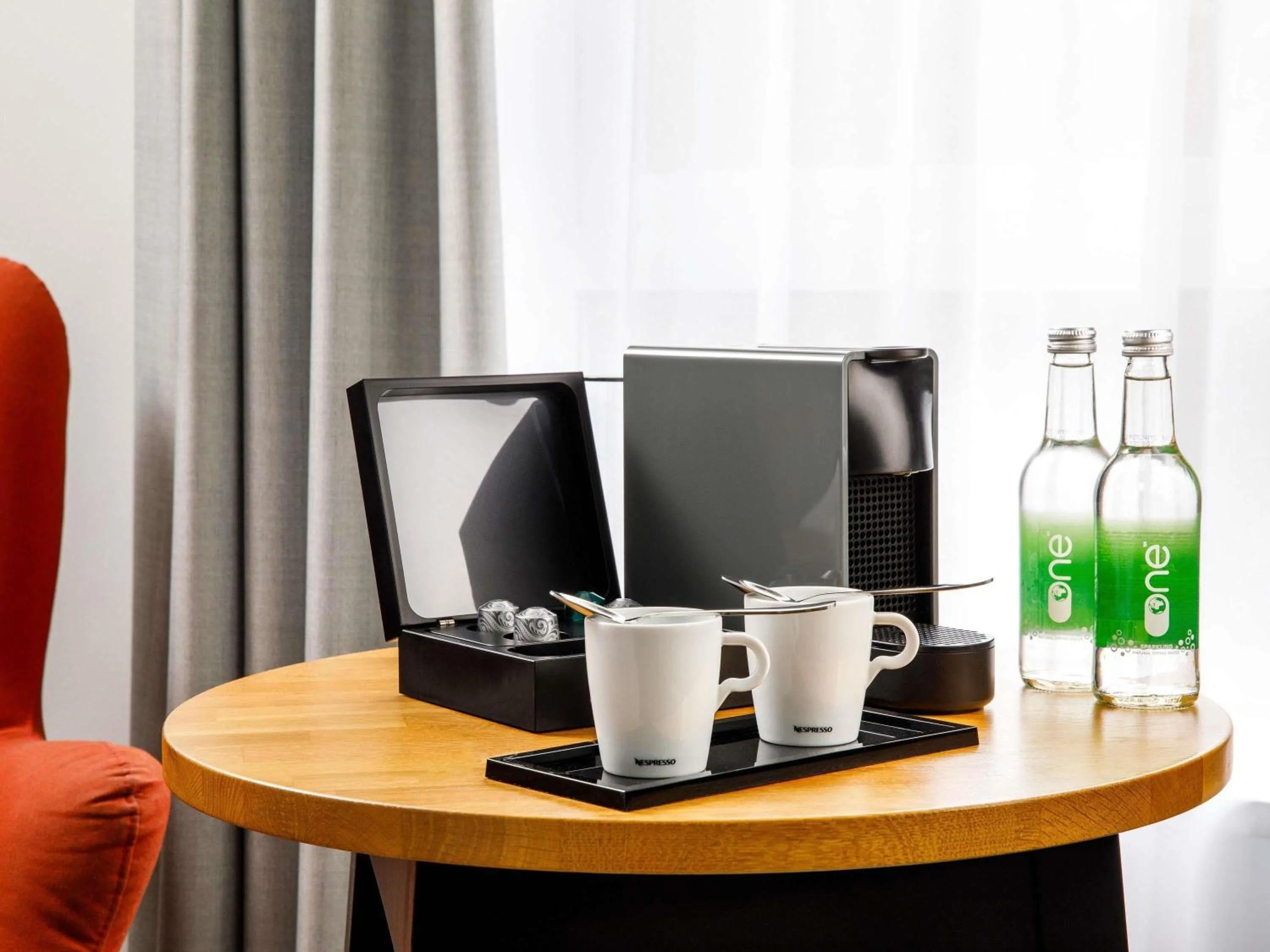 Bedroom in Mercure Cardiff North Hotel