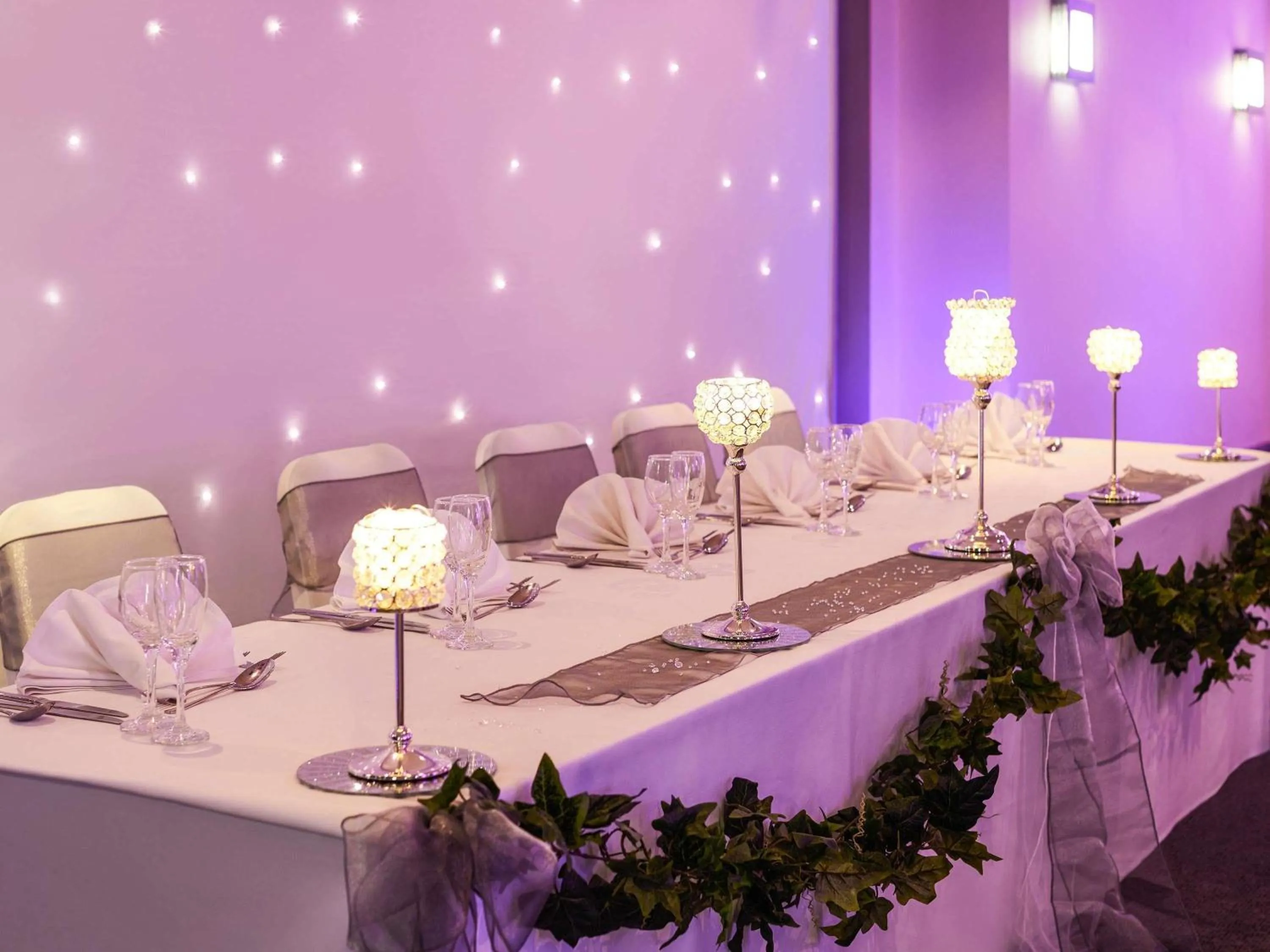 wedding in Mercure Cardiff North Hotel