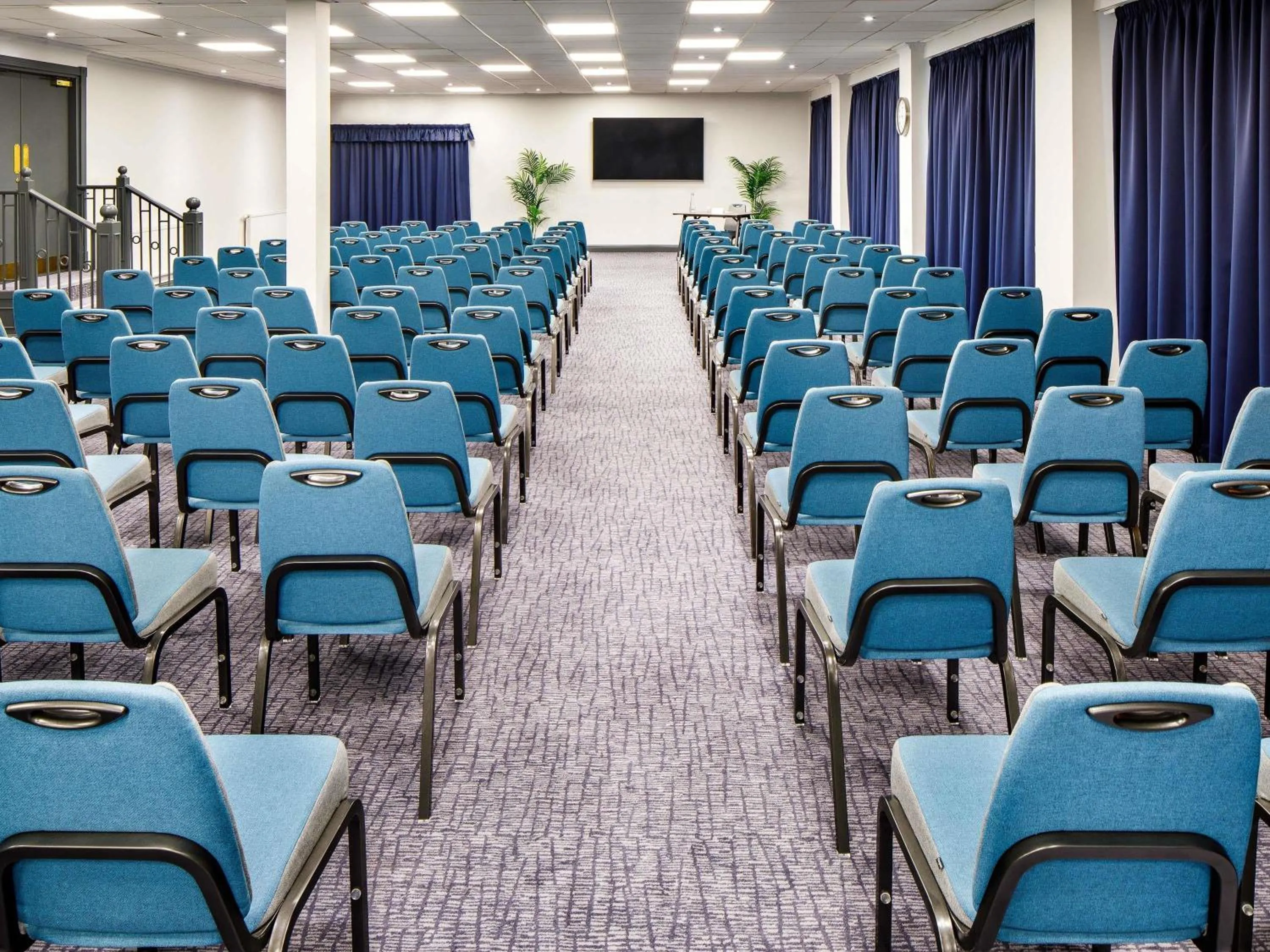 Meeting/conference room in Mercure Cardiff North Hotel