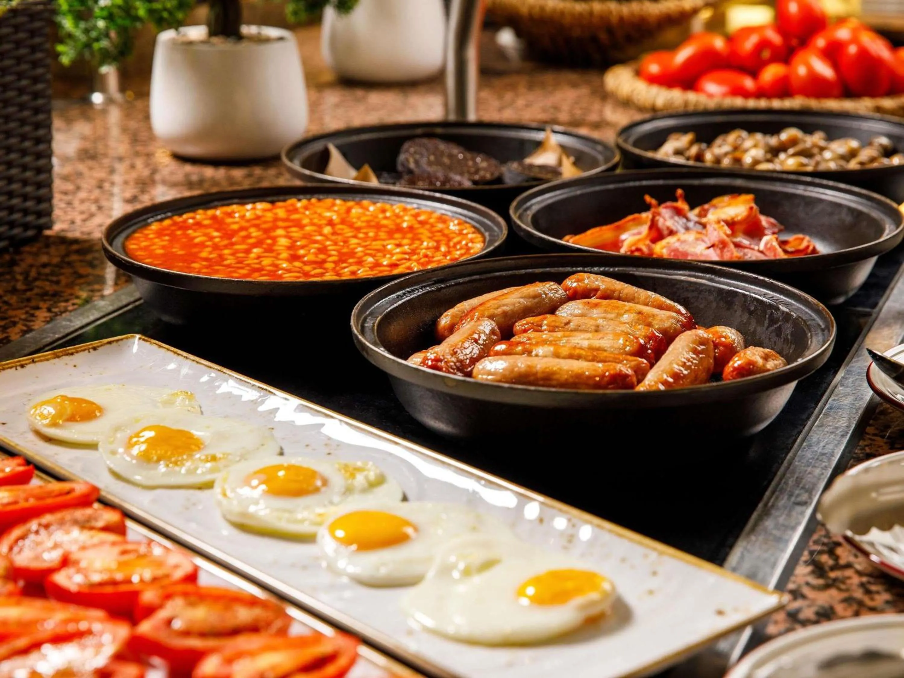 Breakfast in Mercure Cardiff North Hotel