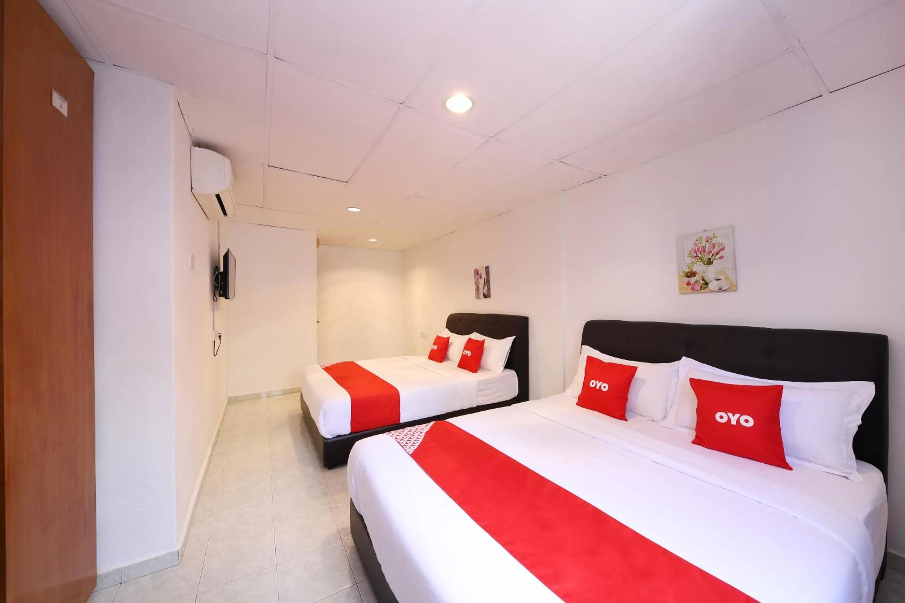 TV and multimedia in Azimaju Guesthouse