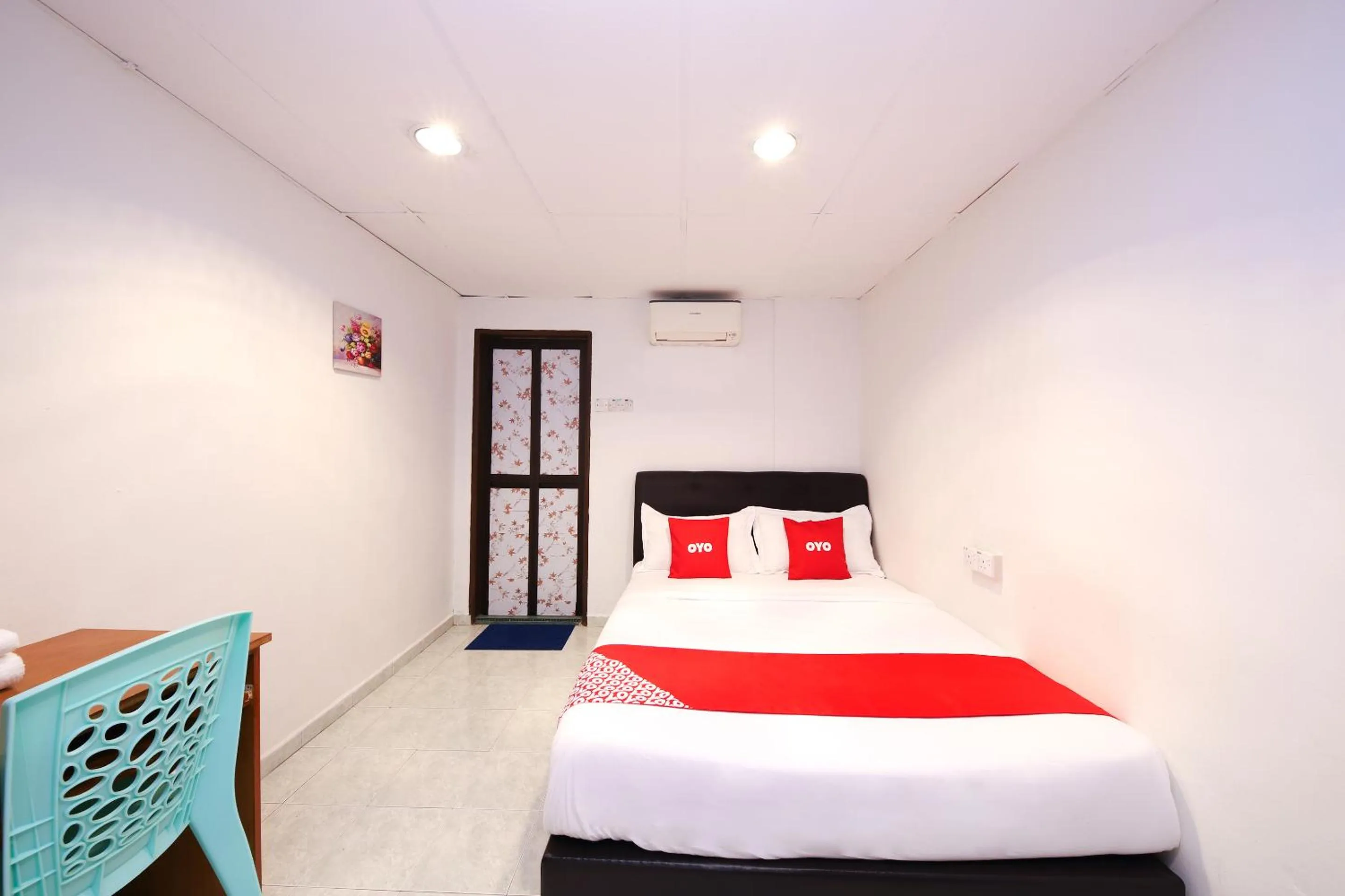 Photo of the whole room in Azimaju Guesthouse