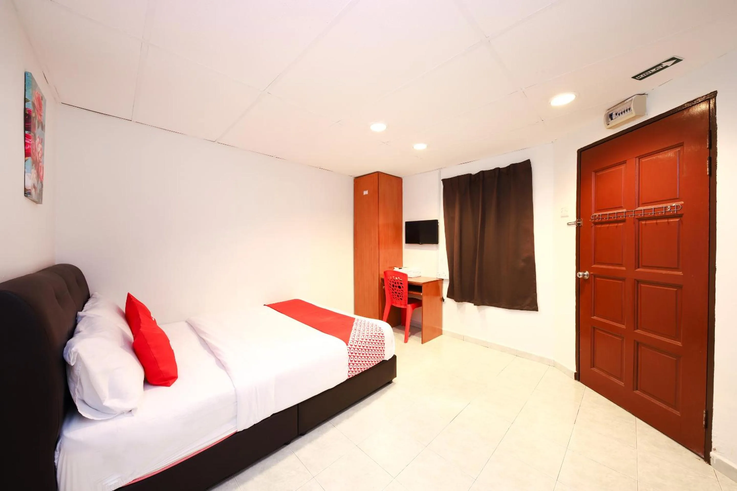 Photo of the whole room in Azimaju Guesthouse