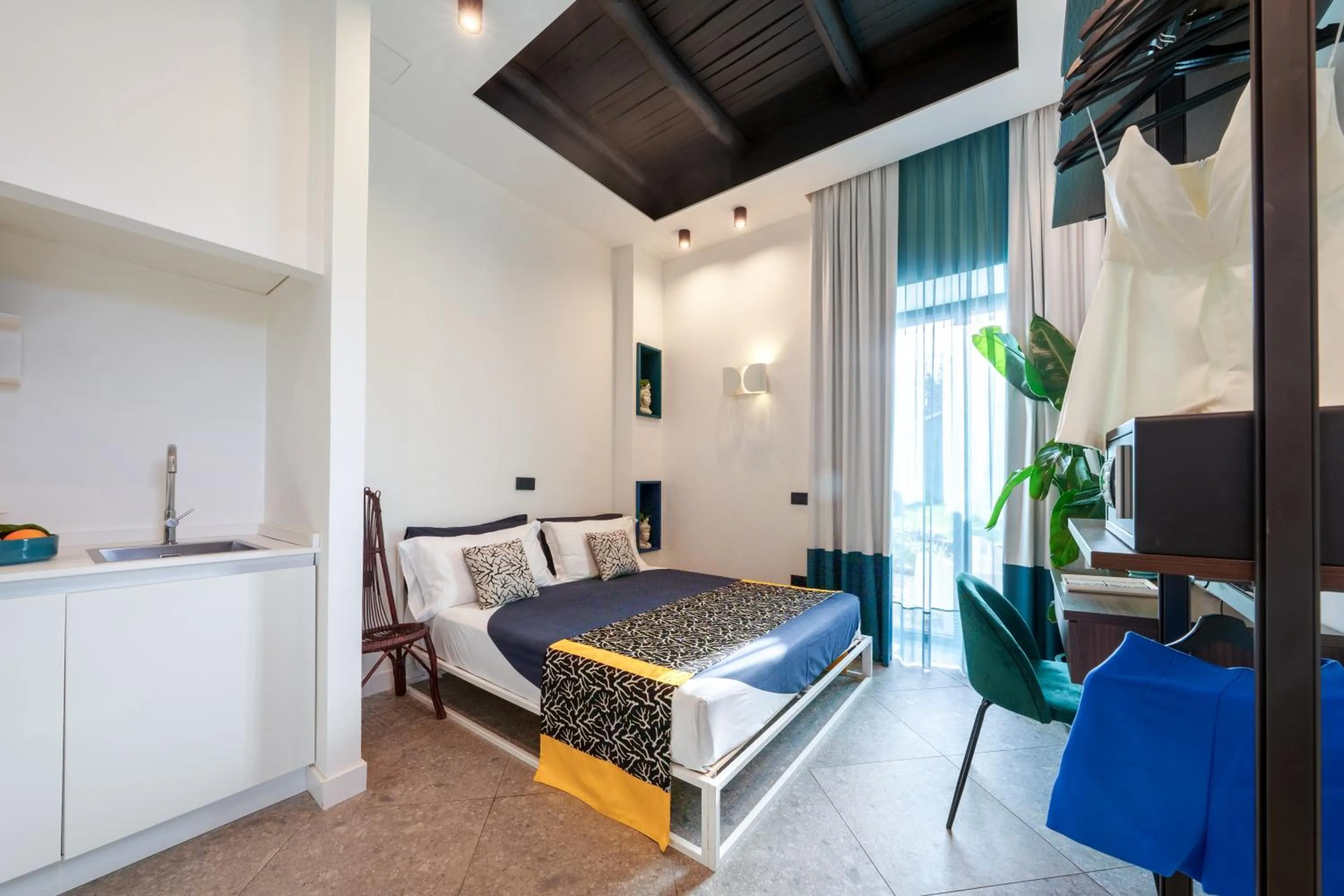 Bed in 1912 Relais - Sorrento Coast