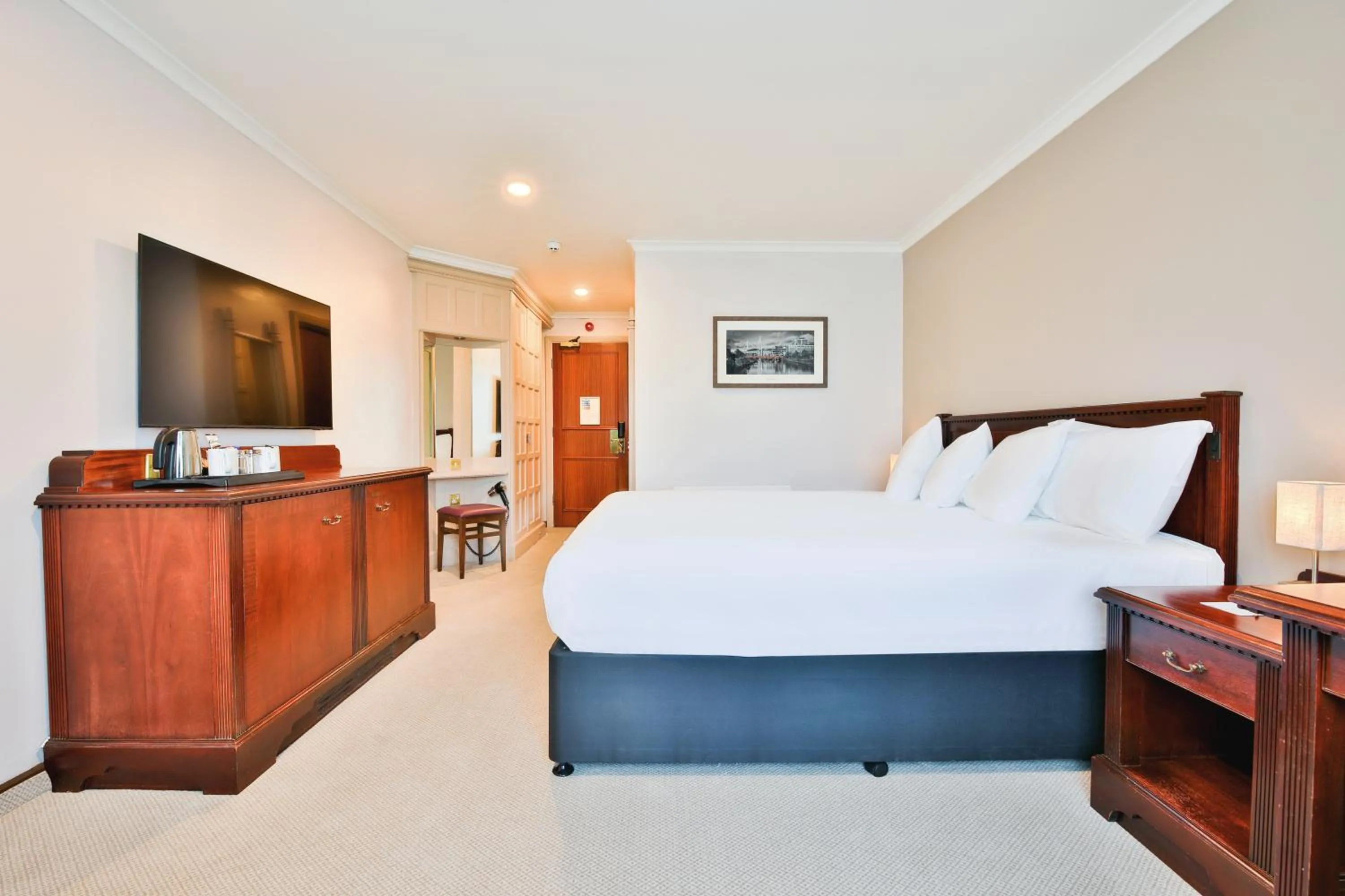 Photo of the whole room, Bed in The Copthorne Hotel Cardiff