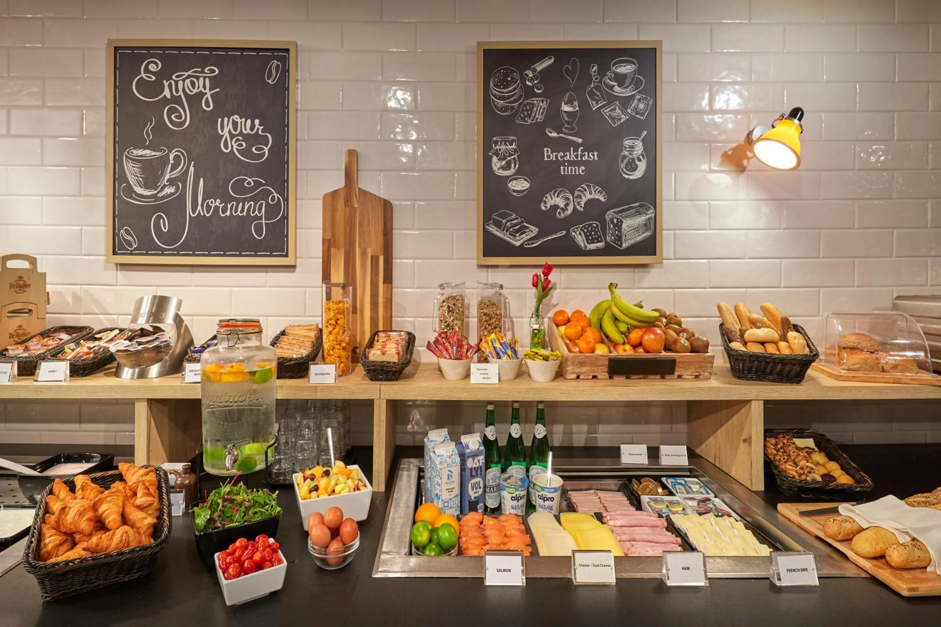 Continental breakfast in Nova Hotel