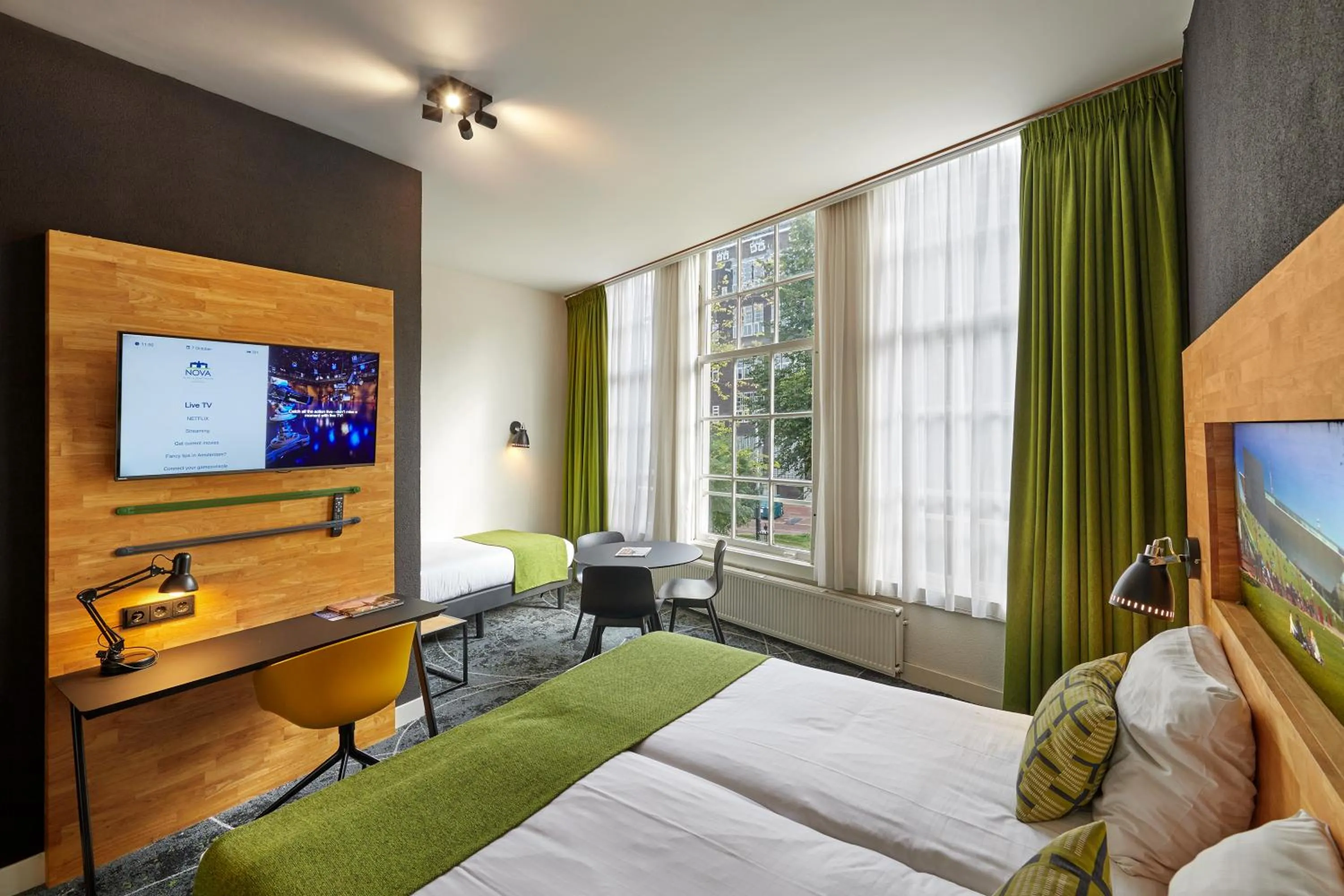 TV and multimedia, Bed in Nova Hotel