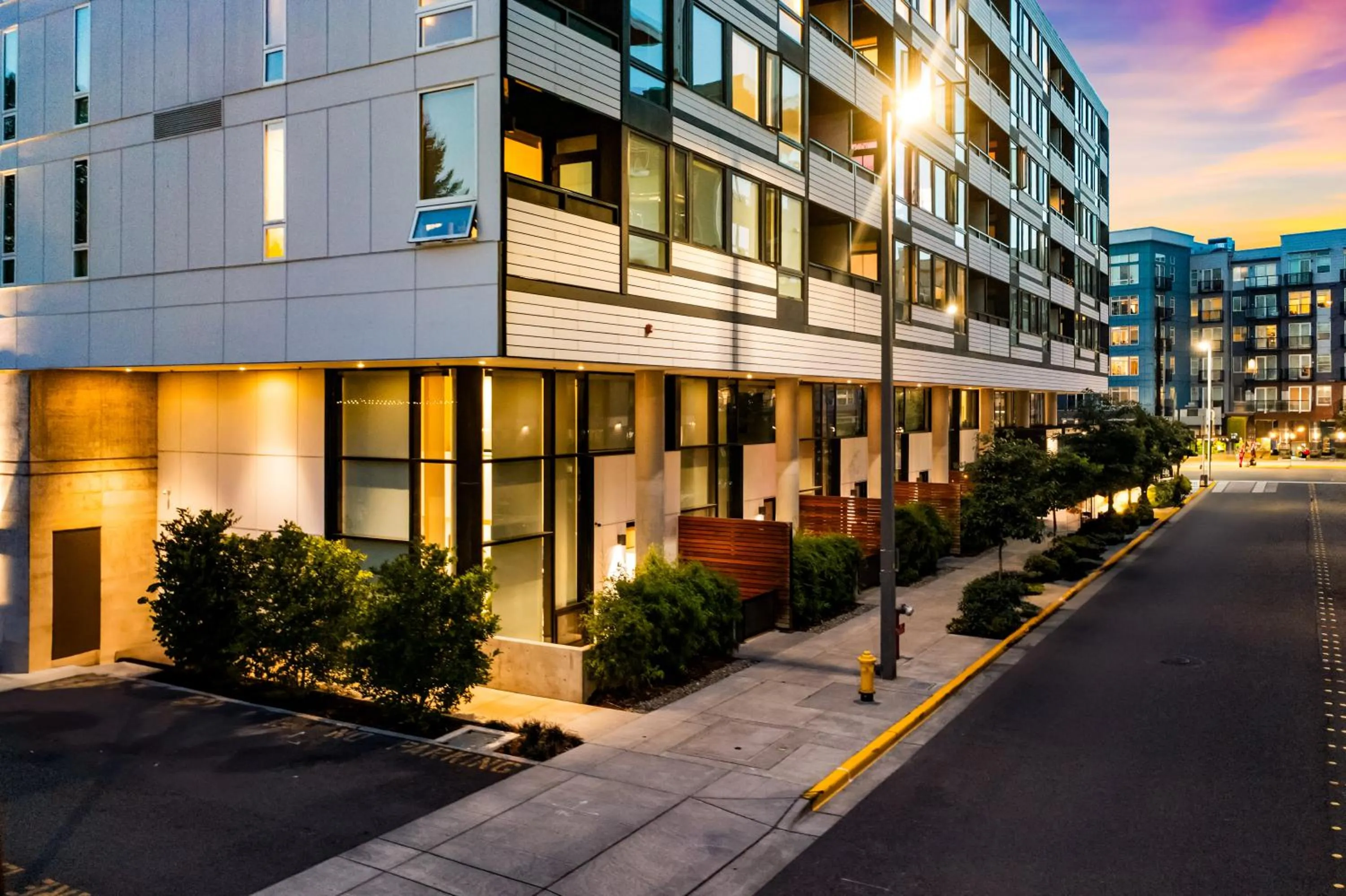 Property building in Airy and Open Corner Loft - 92 Walkscore