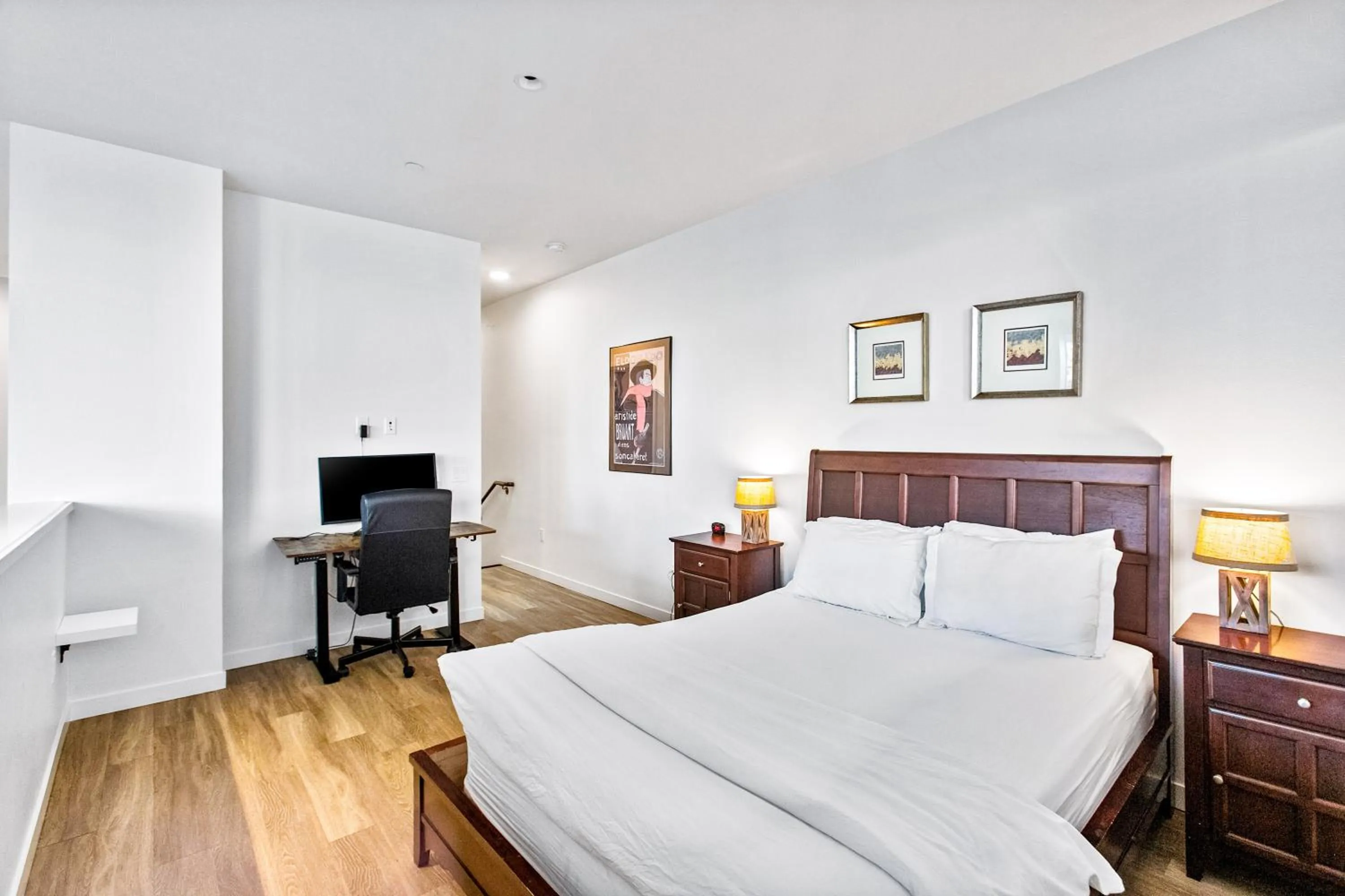 Bedroom, Bed in Airy and Open Corner Loft - 92 Walkscore