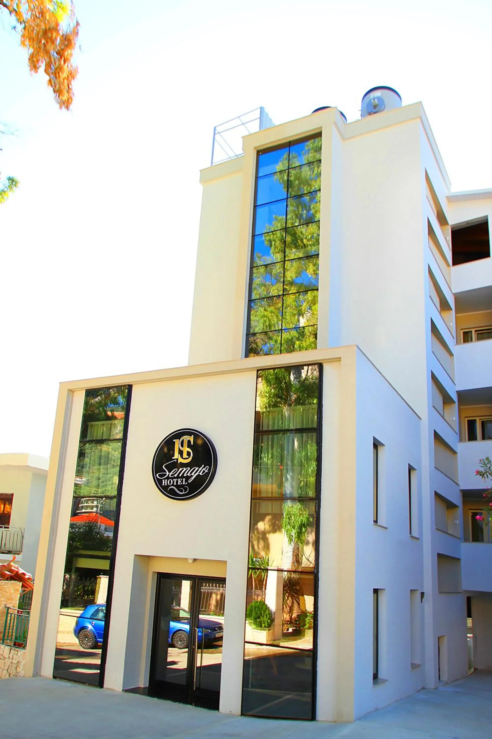 Property building in Hotel Semajo
