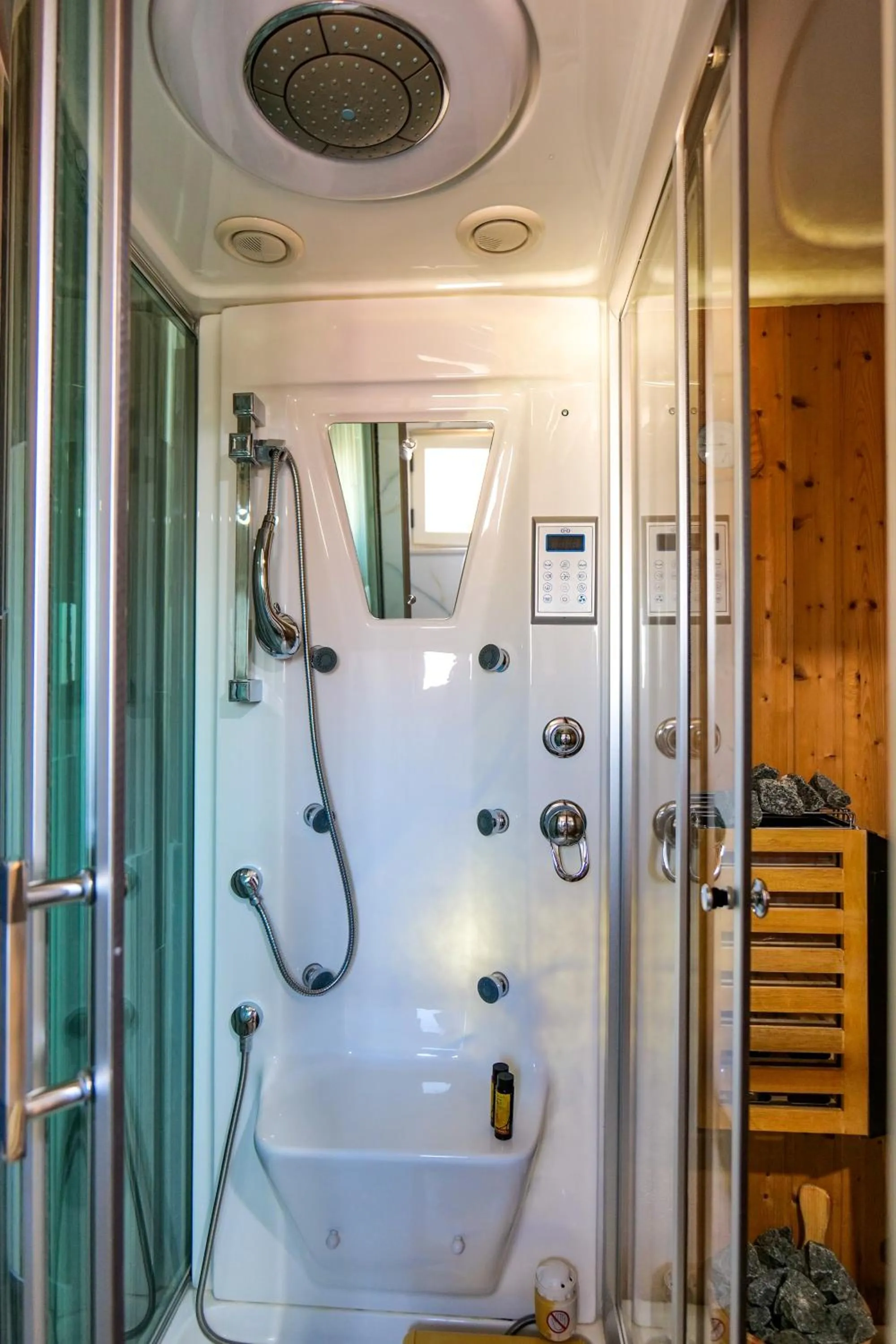 Bathroom in Hotel Semajo