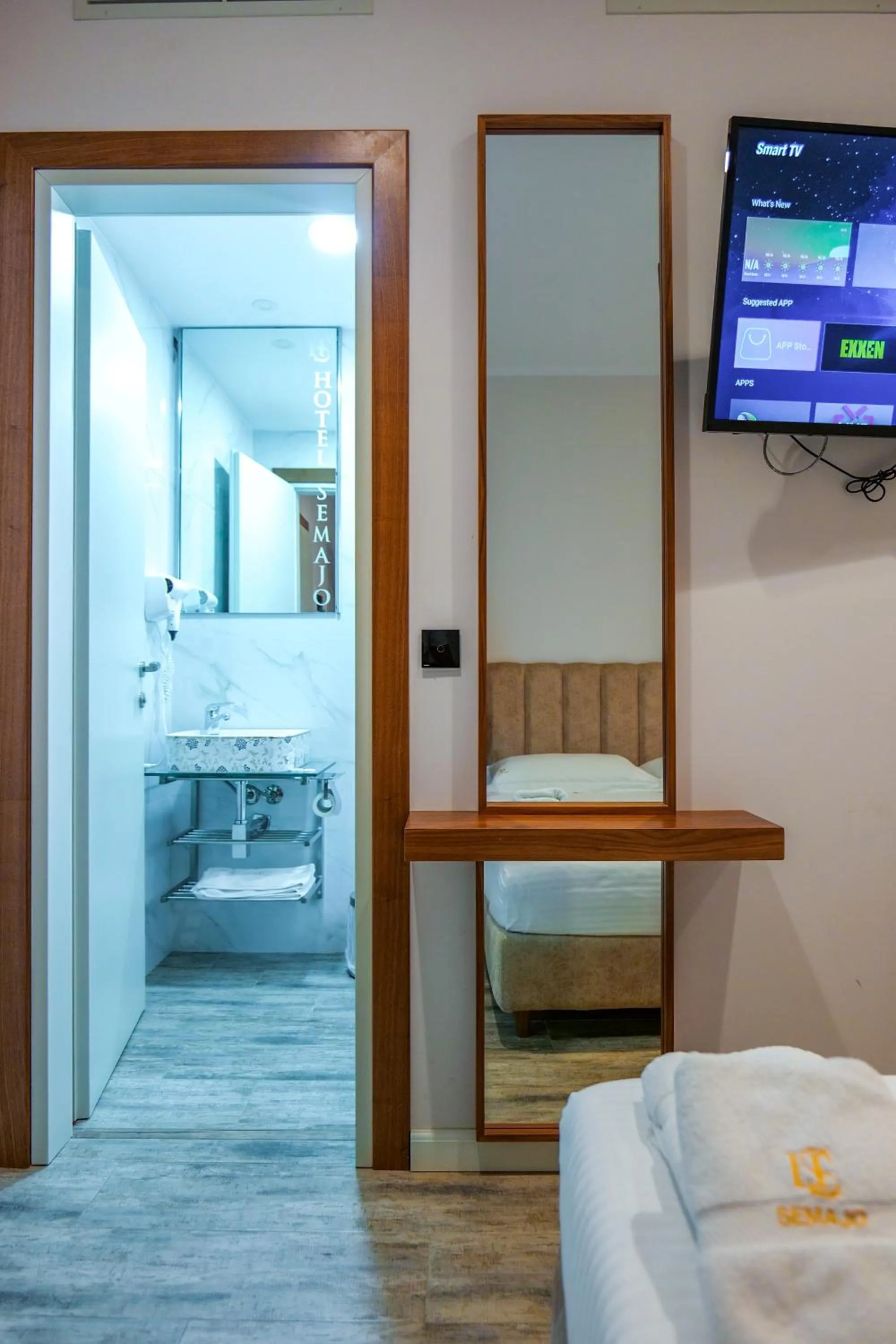 Bathroom, Bed in Hotel Semajo