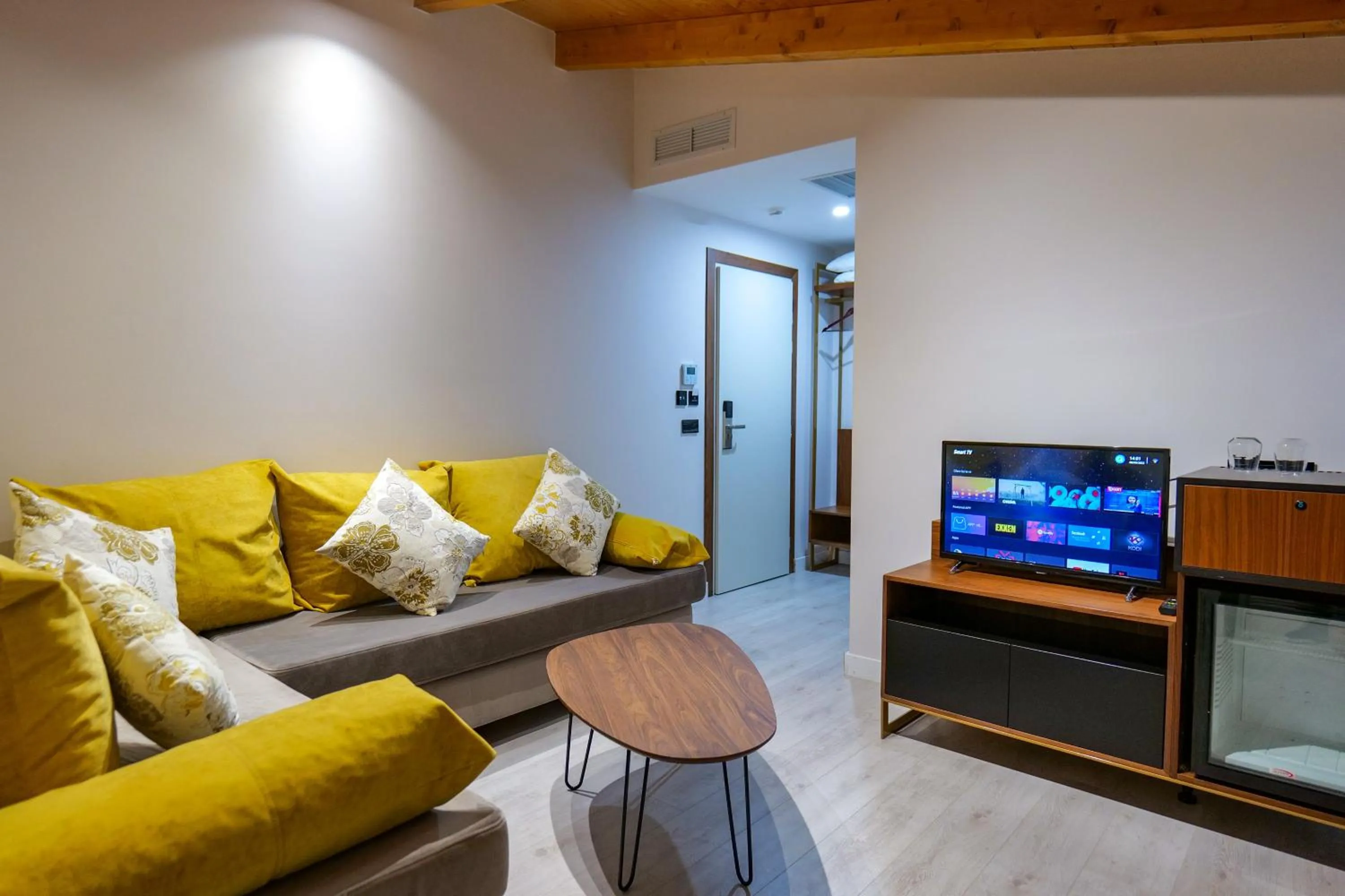 TV and multimedia in Hotel Semajo