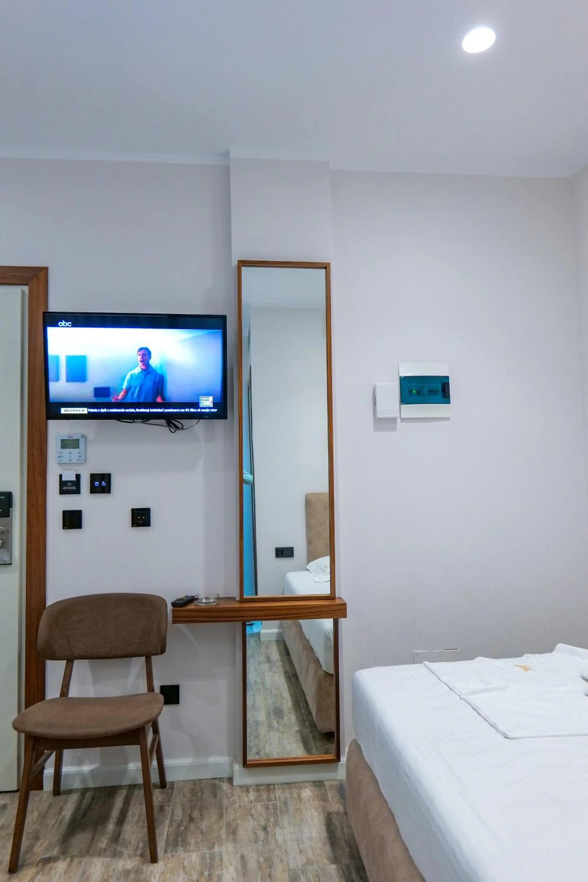 TV and multimedia, Bed in Hotel Semajo