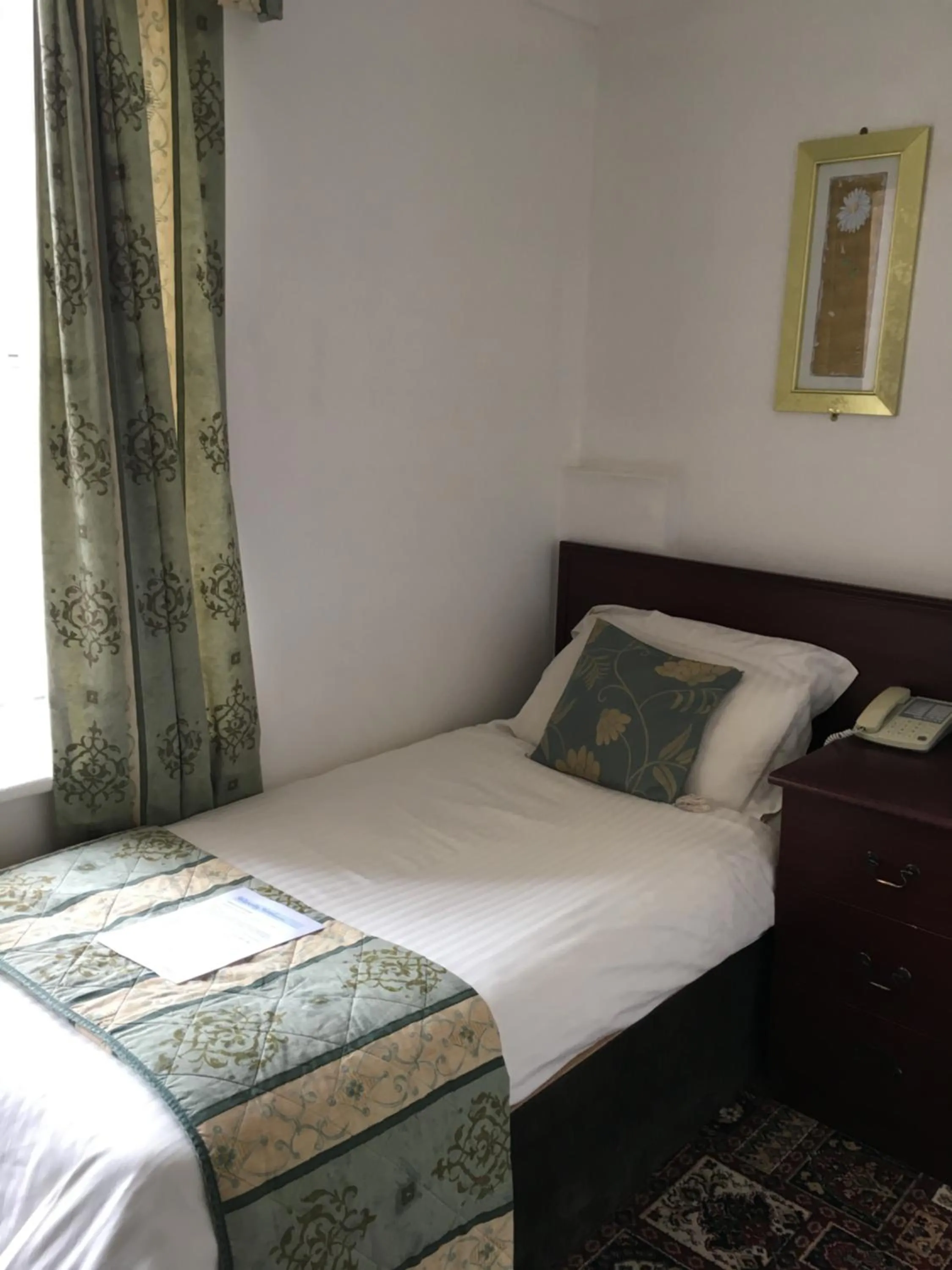 Bed in Waverley Hotel