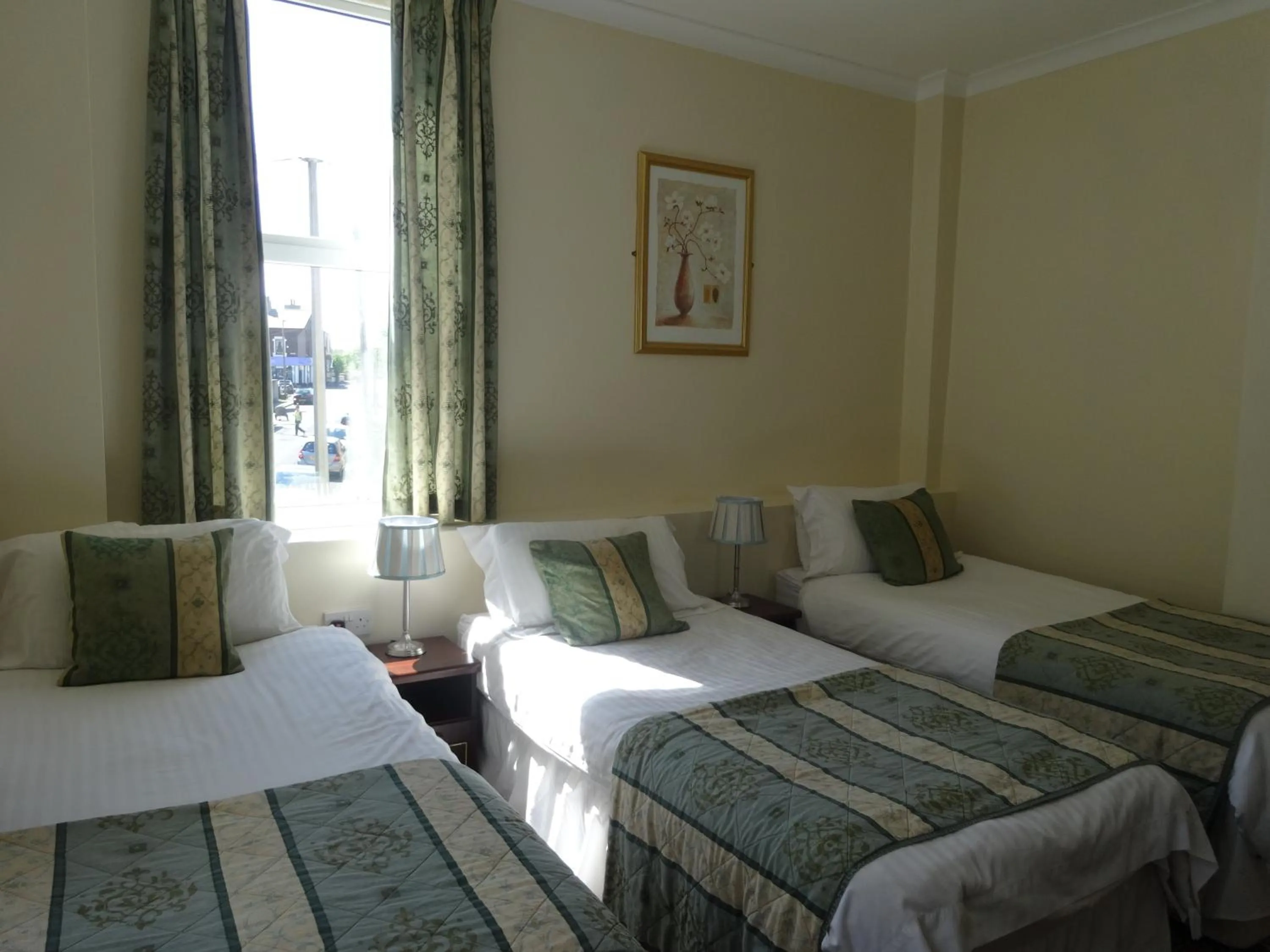 Bed in Waverley Hotel