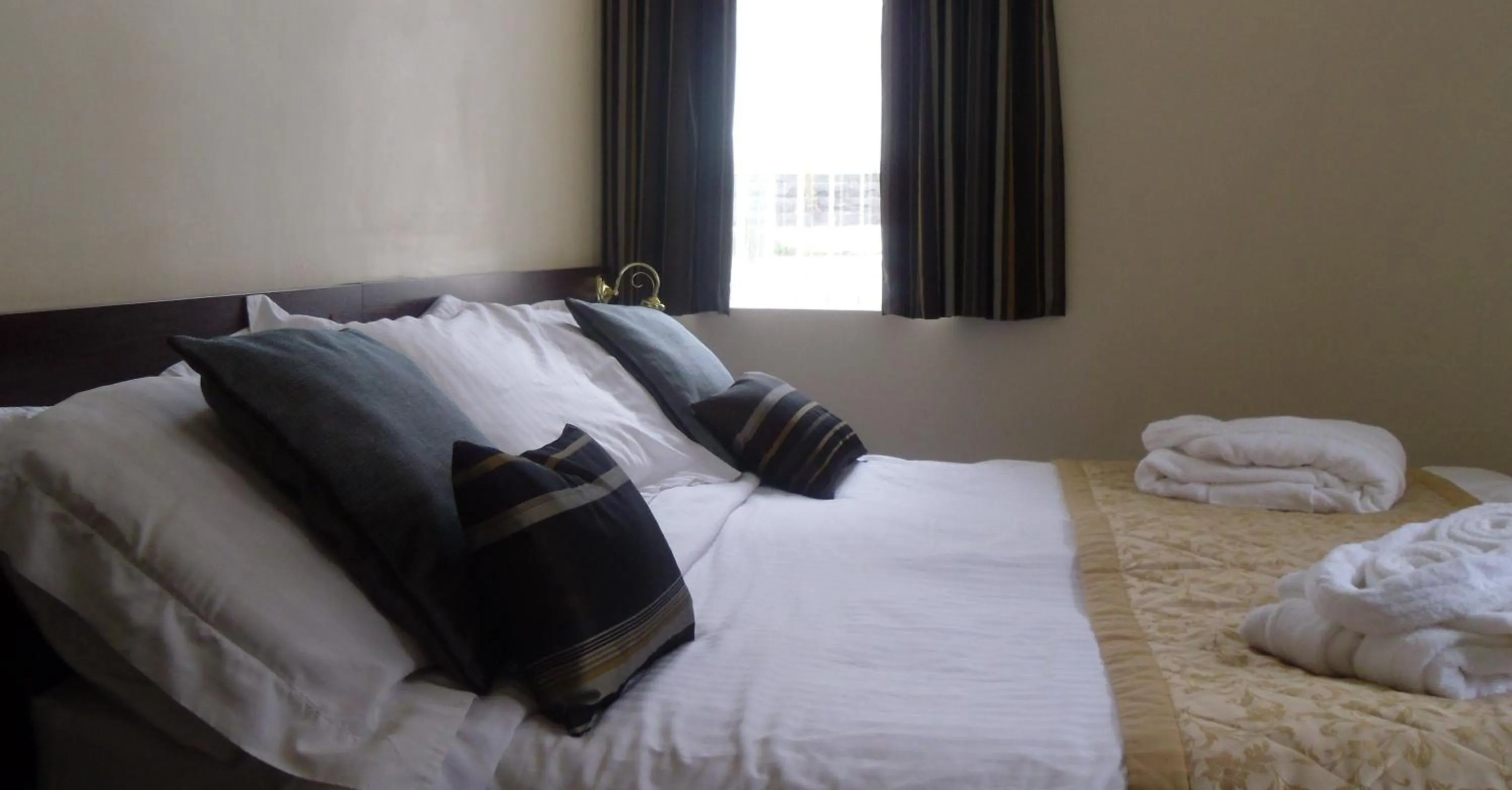 Bed in Waverley Hotel