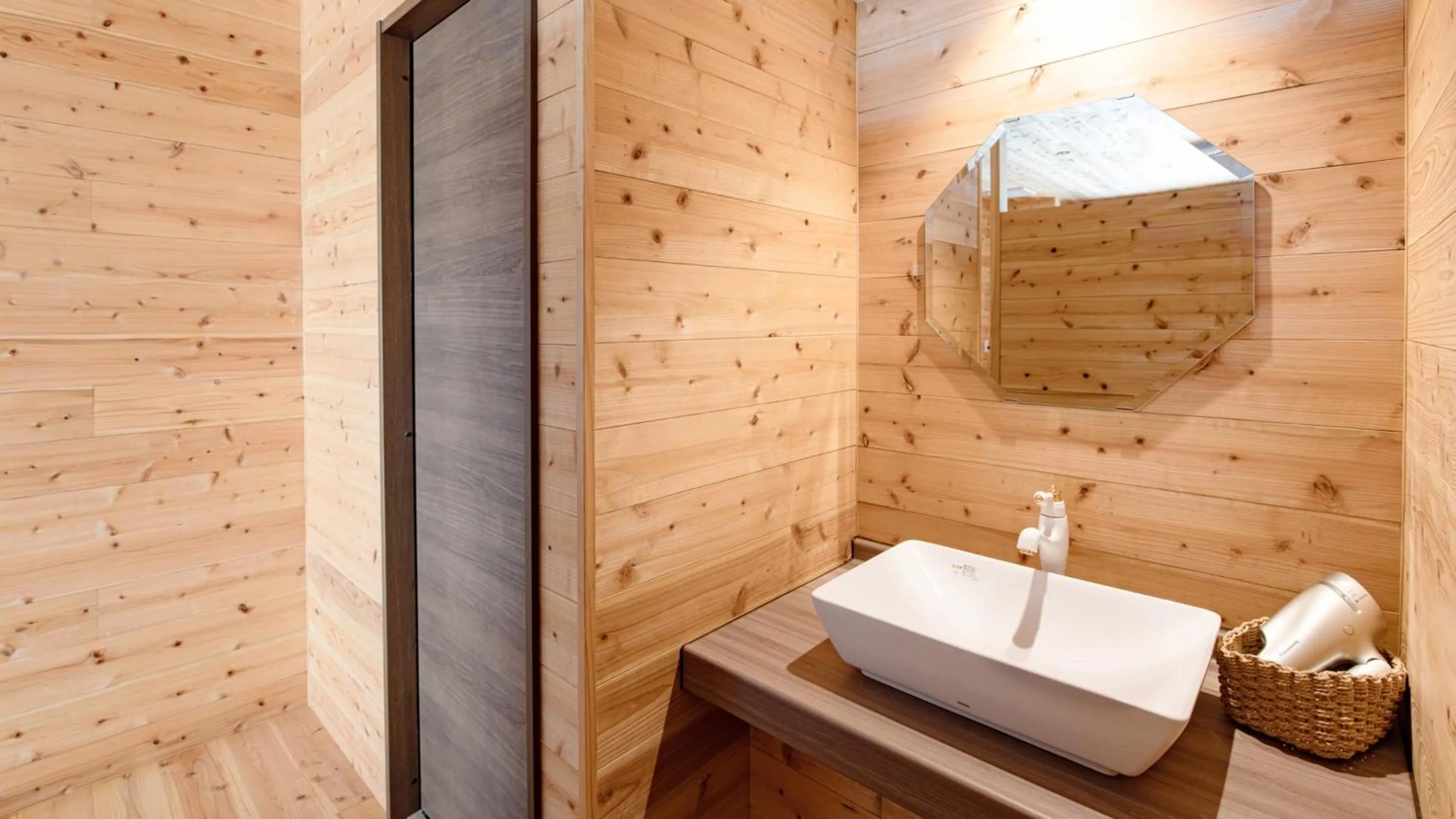 Photo of the whole room in Genkai Ryokan