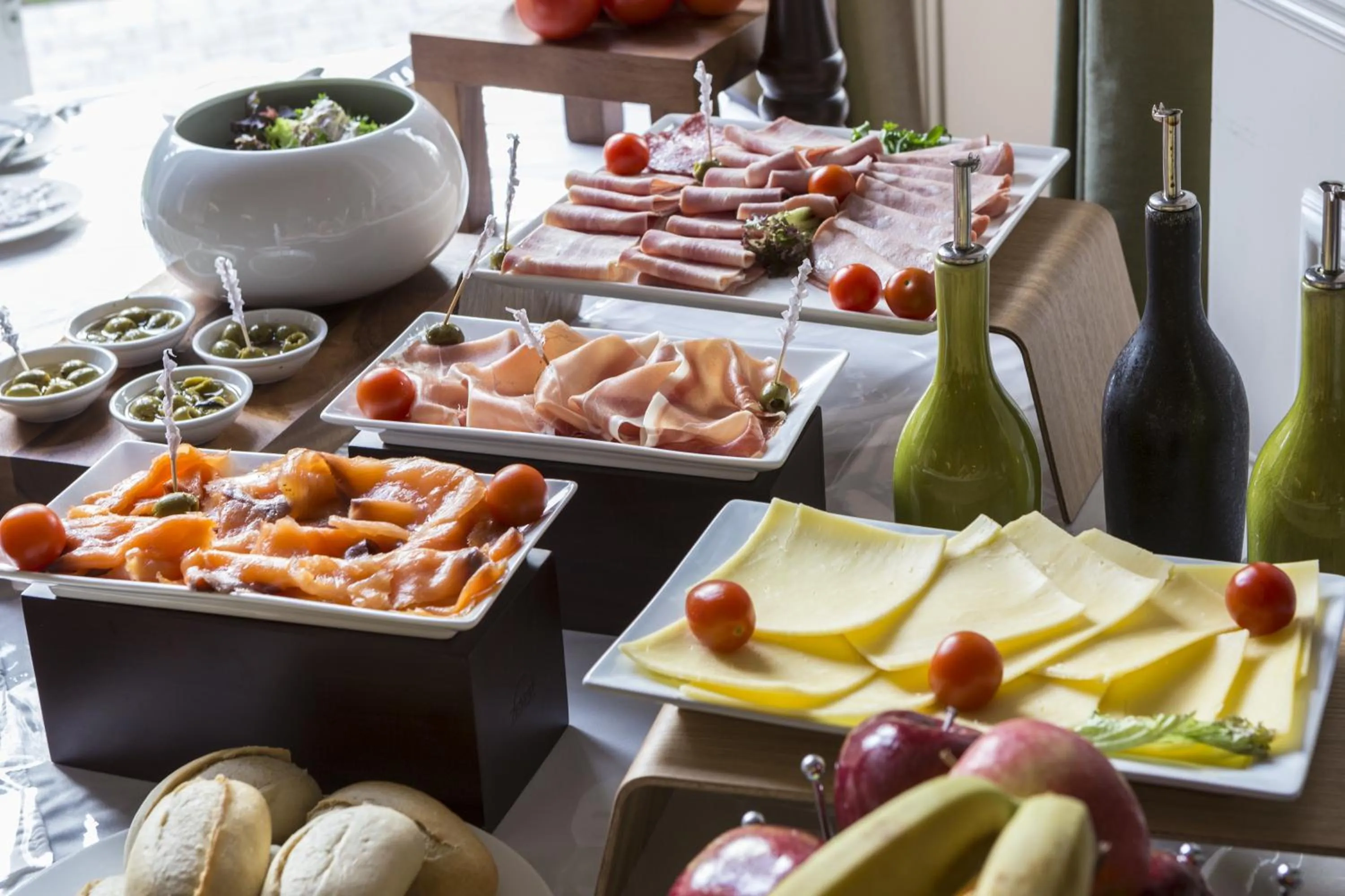 Restaurant/places to eat in St Paul's Hotel