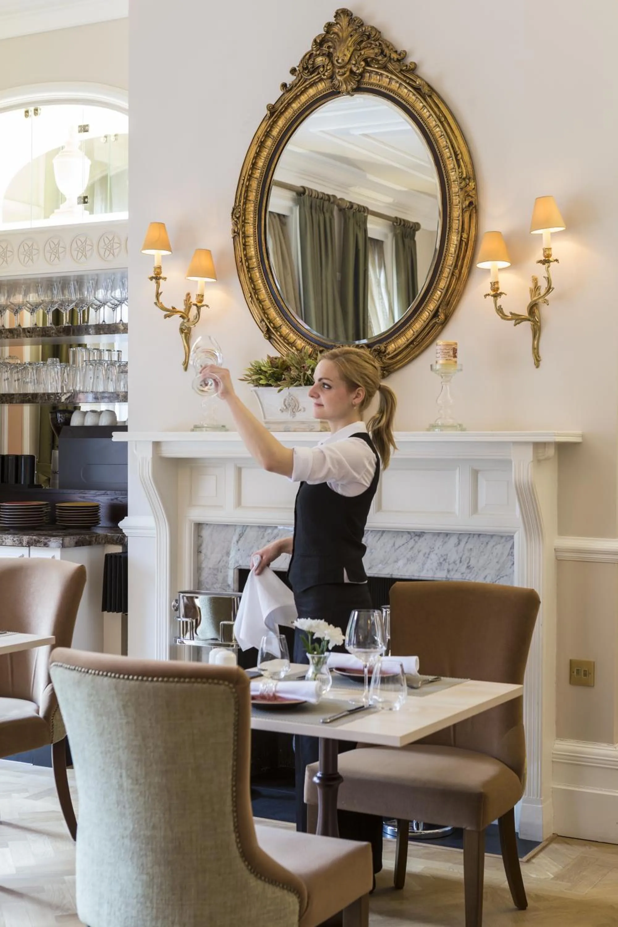 Restaurant/places to eat in St Paul's Hotel