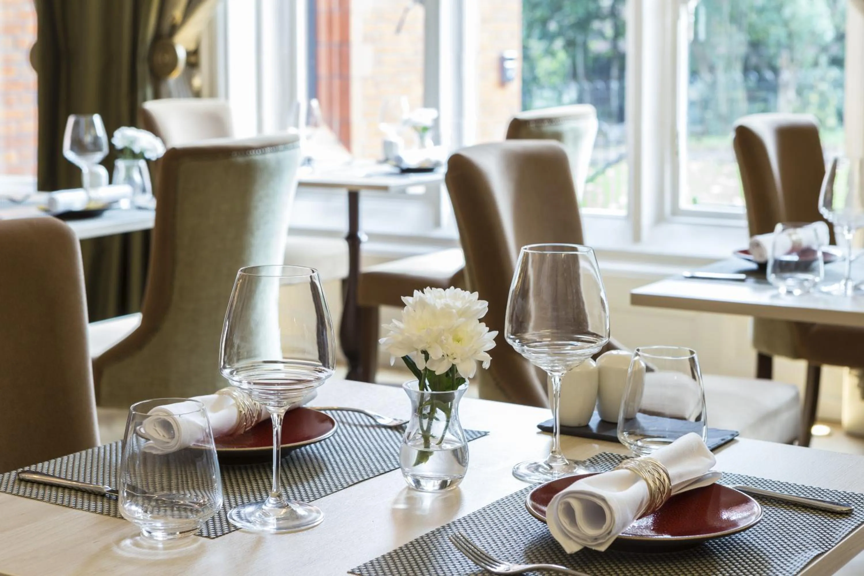 Restaurant/places to eat in St Paul's Hotel