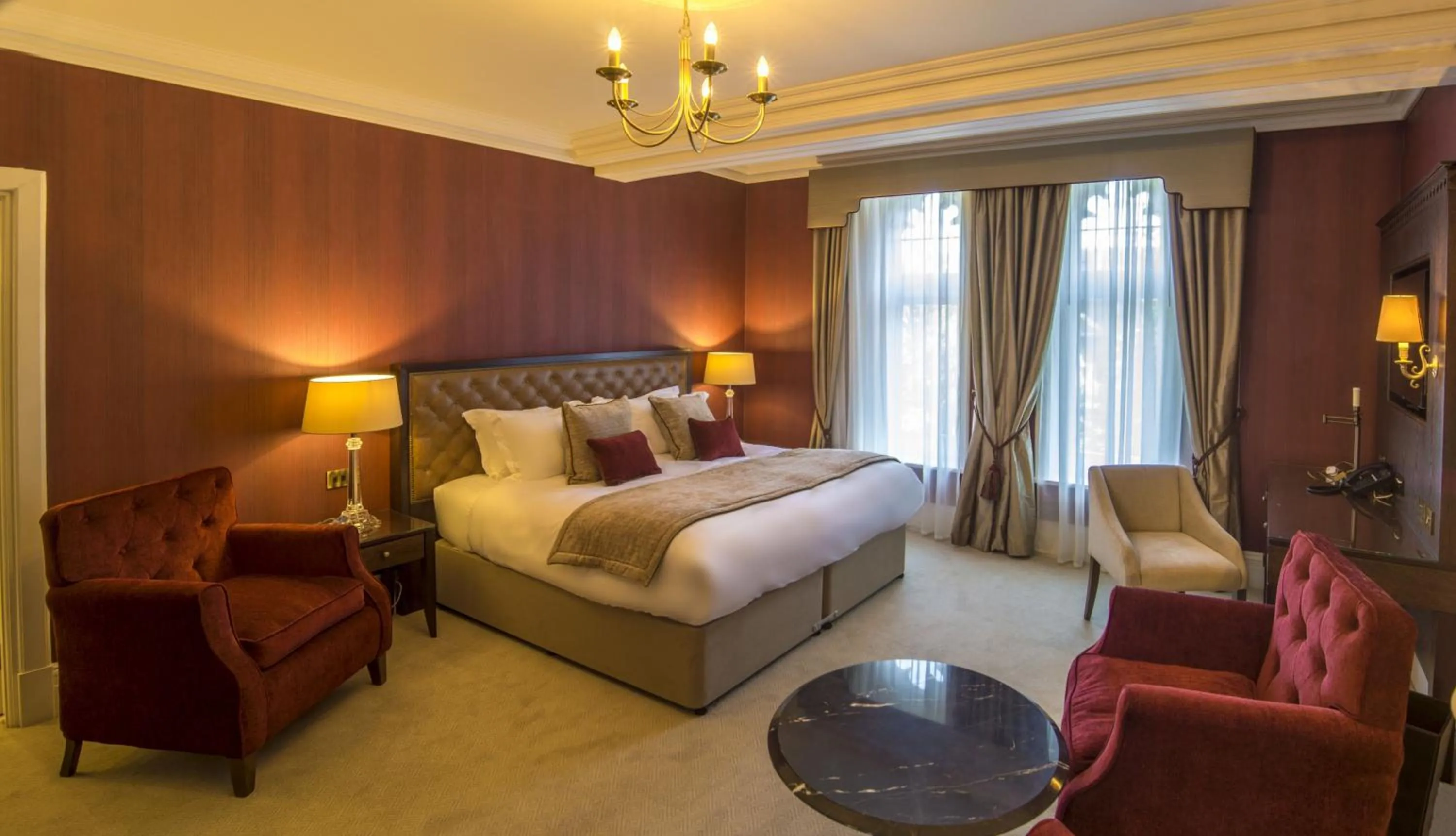 Photo of the whole room, Bed in St Paul's Hotel