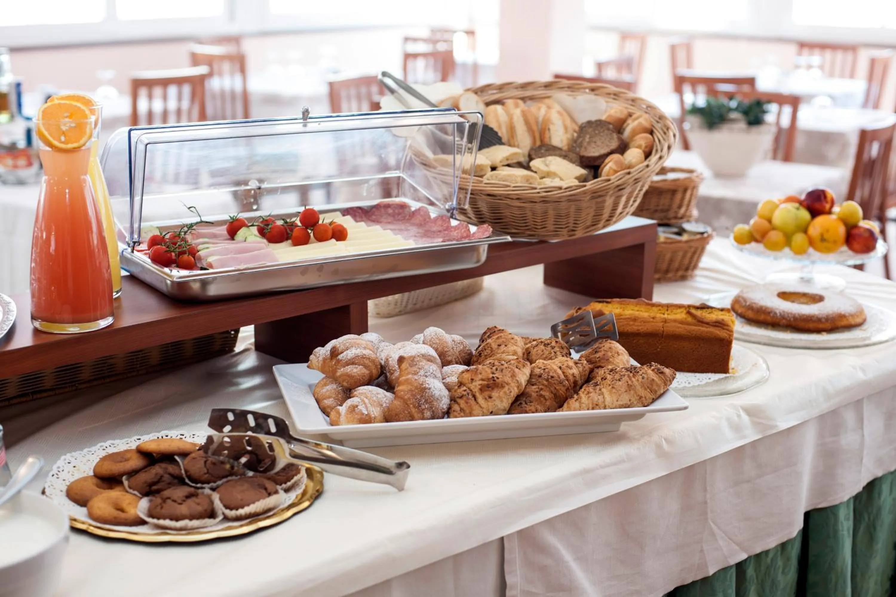 Continental breakfast in Hotel Barca D'Oro
