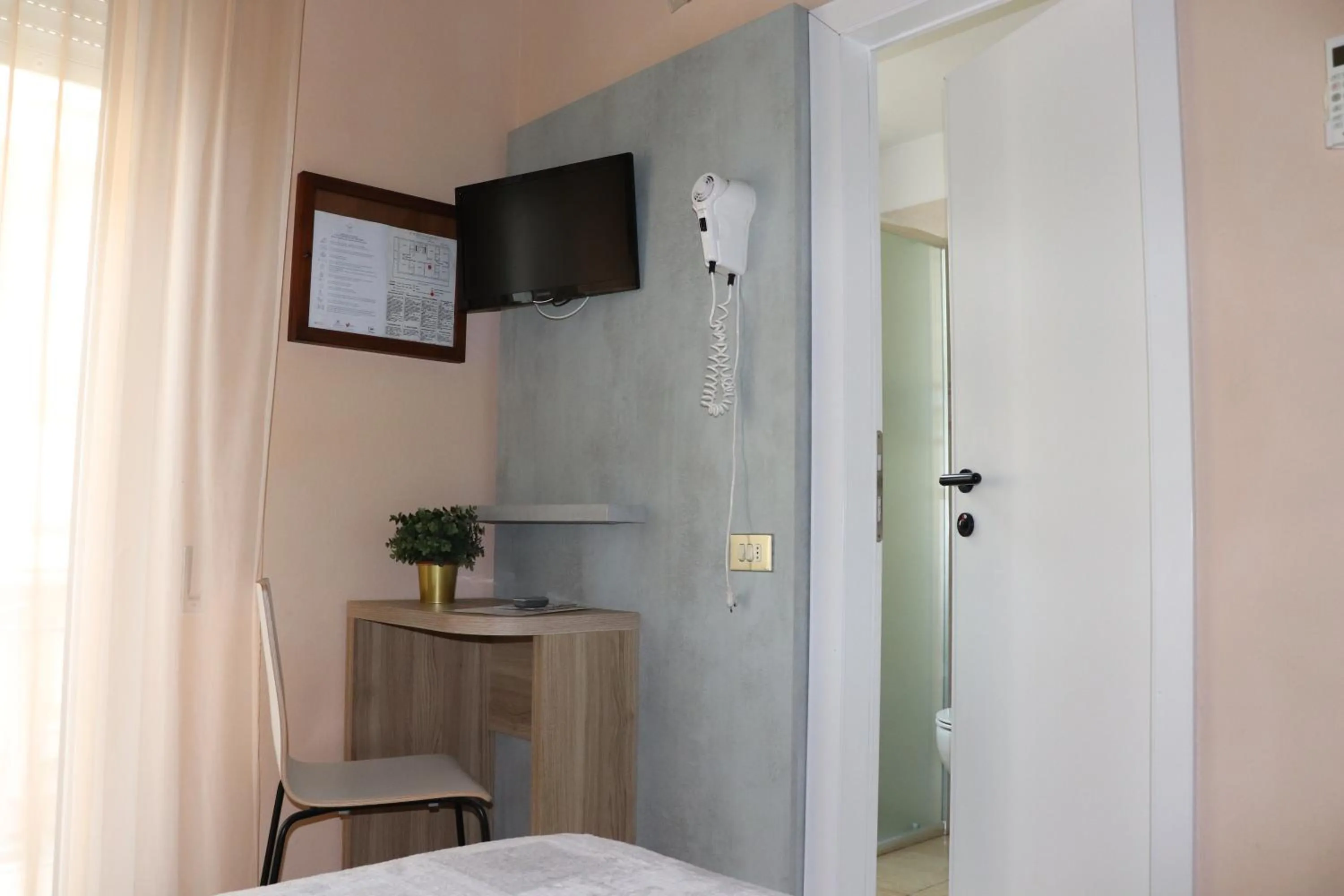 Bedroom, Bed in Hotel Barca D'Oro