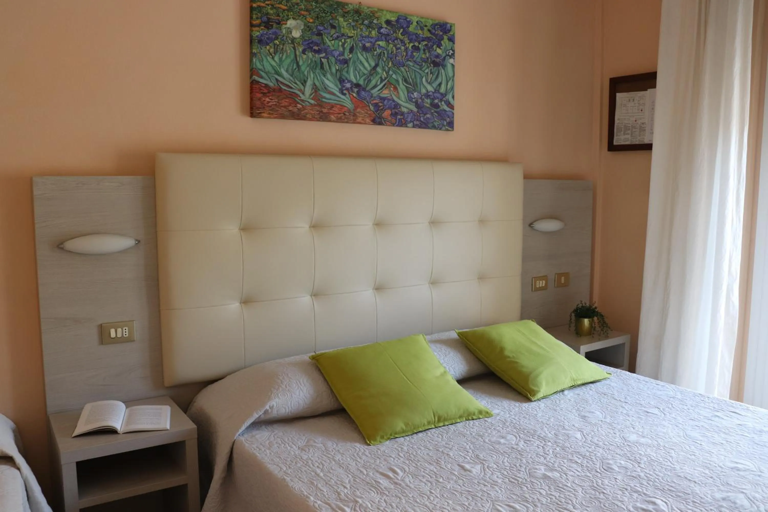 Bedroom, Bed in Hotel Barca D'Oro