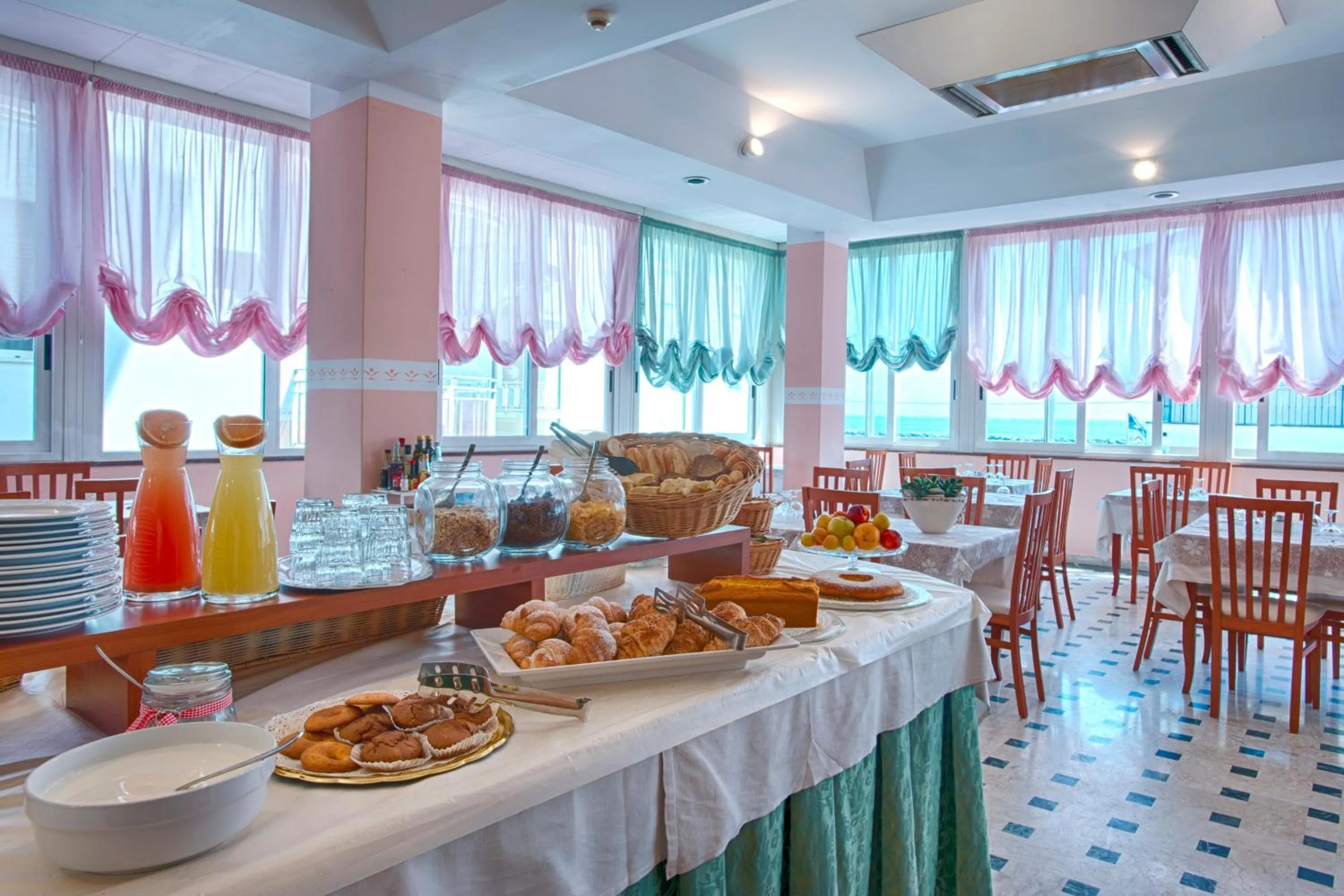 Continental breakfast in Hotel Barca D'Oro
