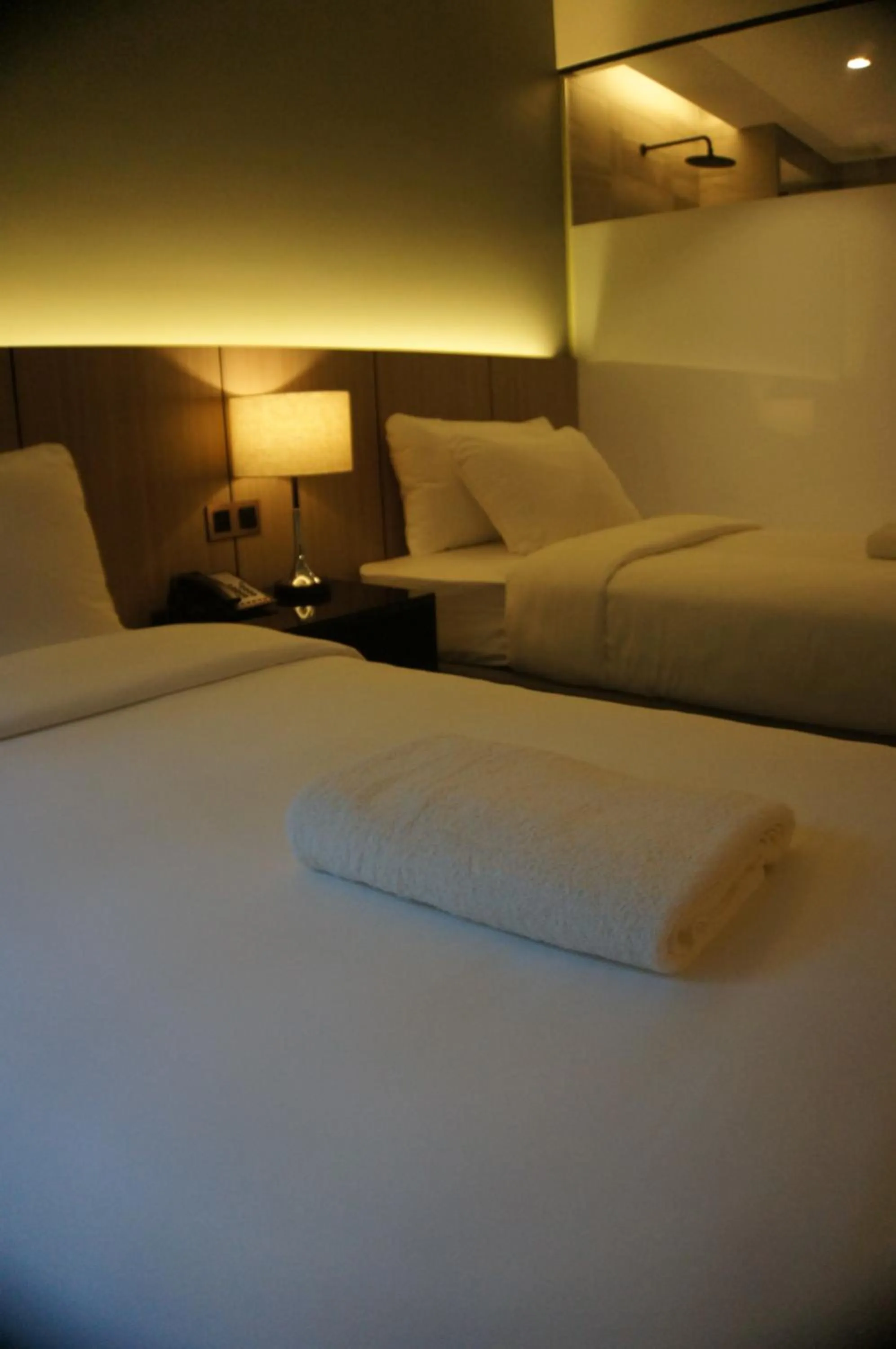 Bedroom, Bed in The Maximilian Hotel