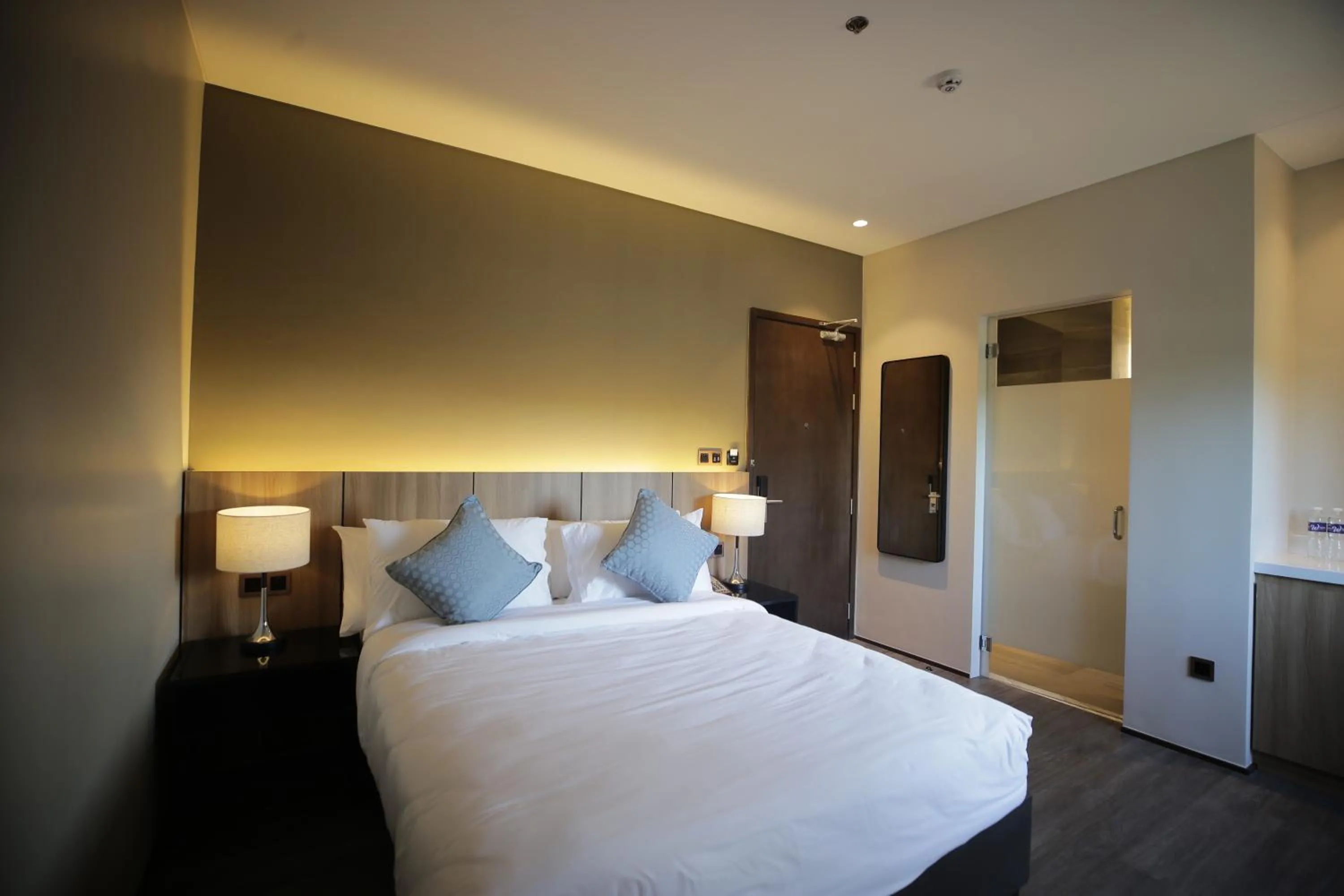 Superior Queen Room in The Maximilian Hotel