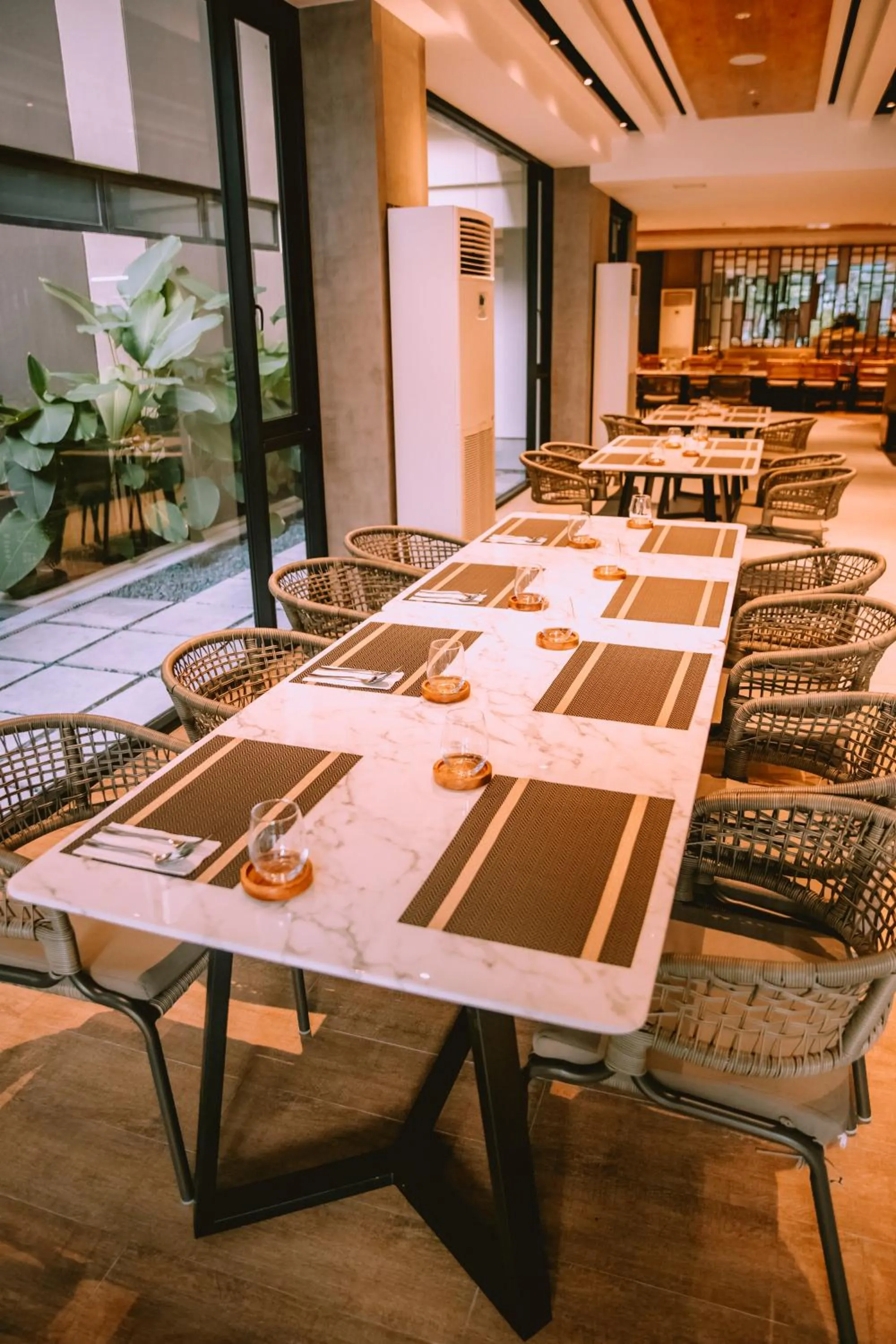 Restaurant/places to eat in The Maximilian Hotel