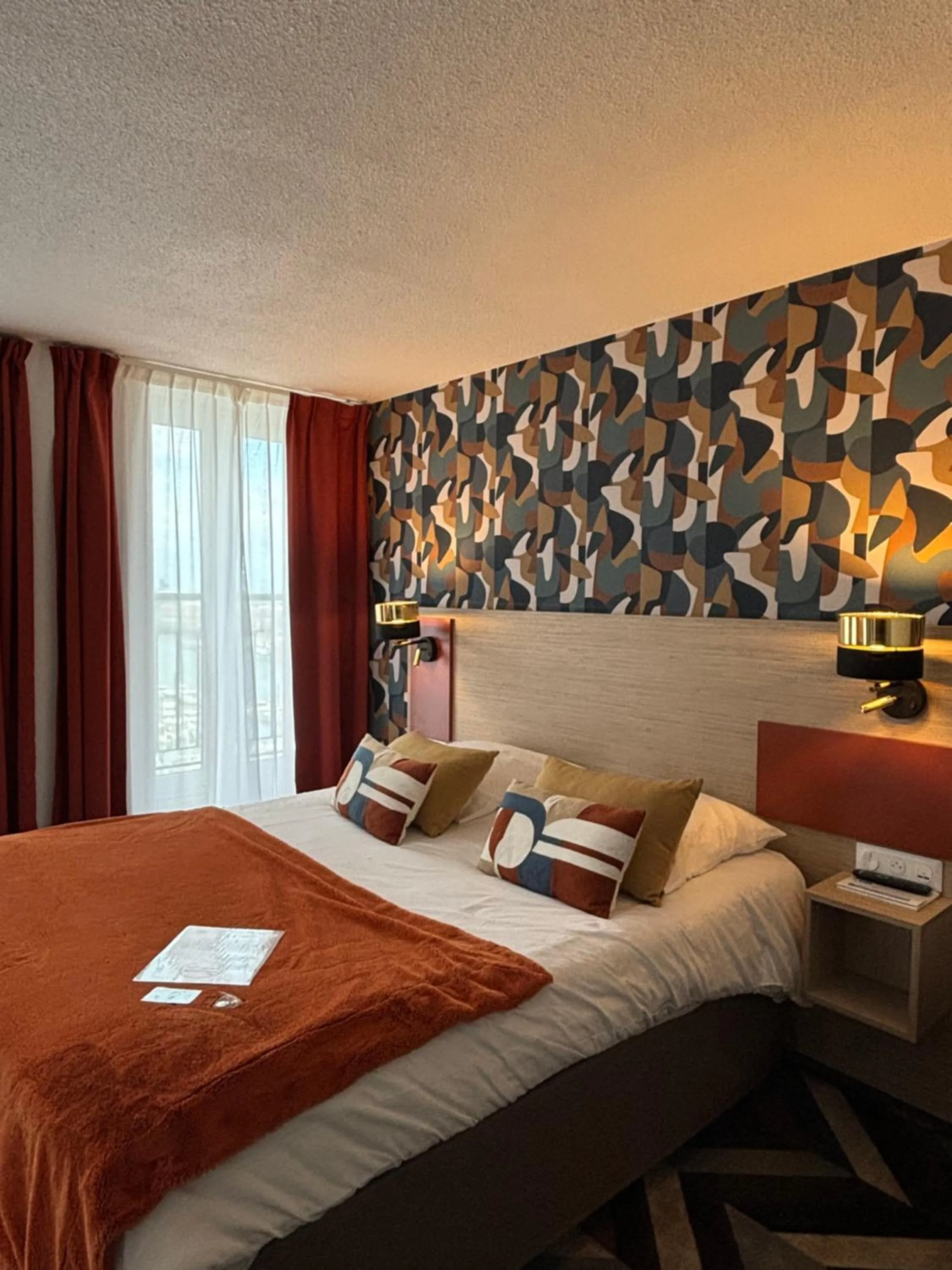 Bedroom, Bed in Ambassadeur Hotel - Cherbourg Port de Plaisance