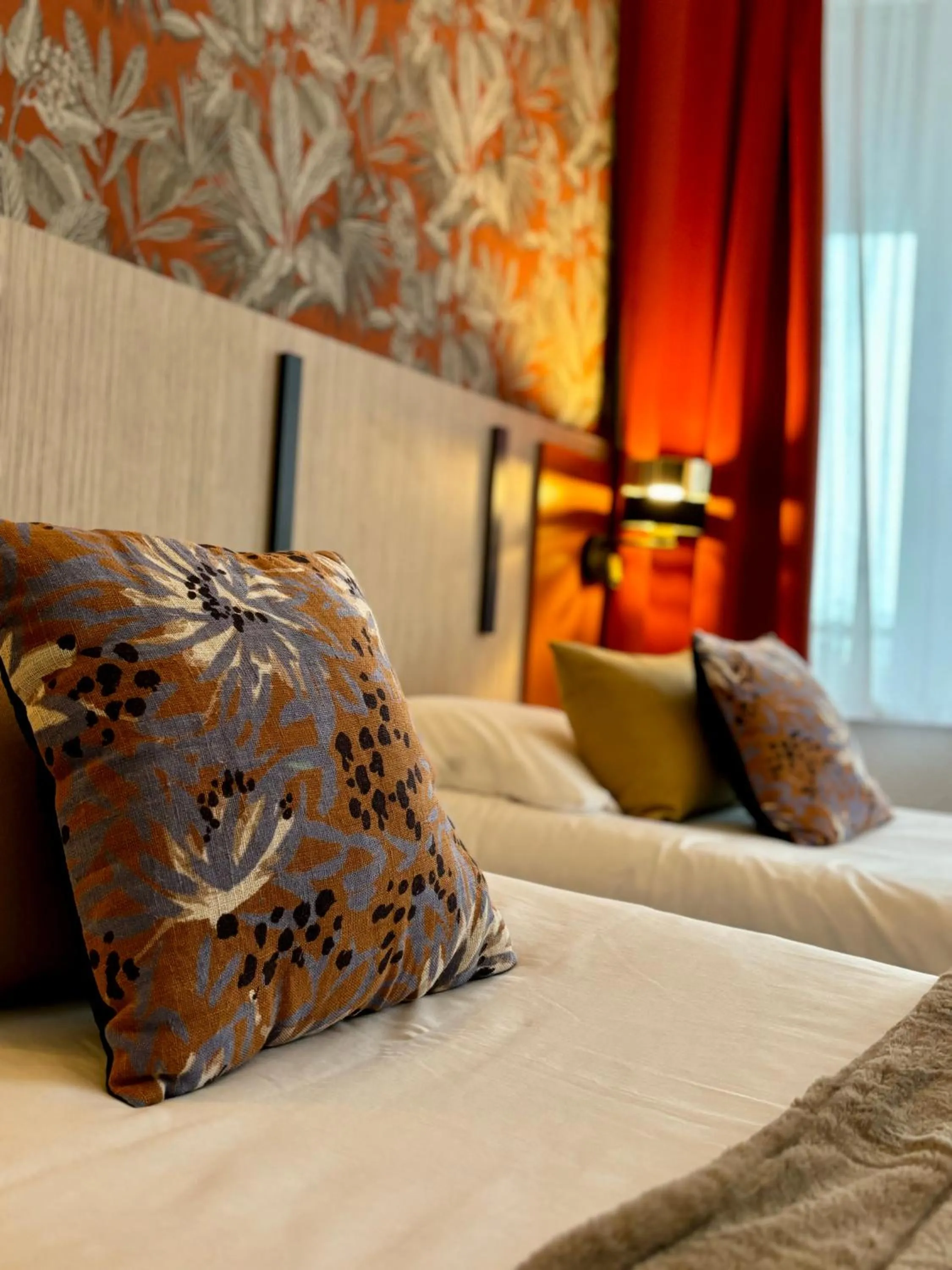 Bedroom, Bed in Ambassadeur Hotel - Cherbourg Port de Plaisance