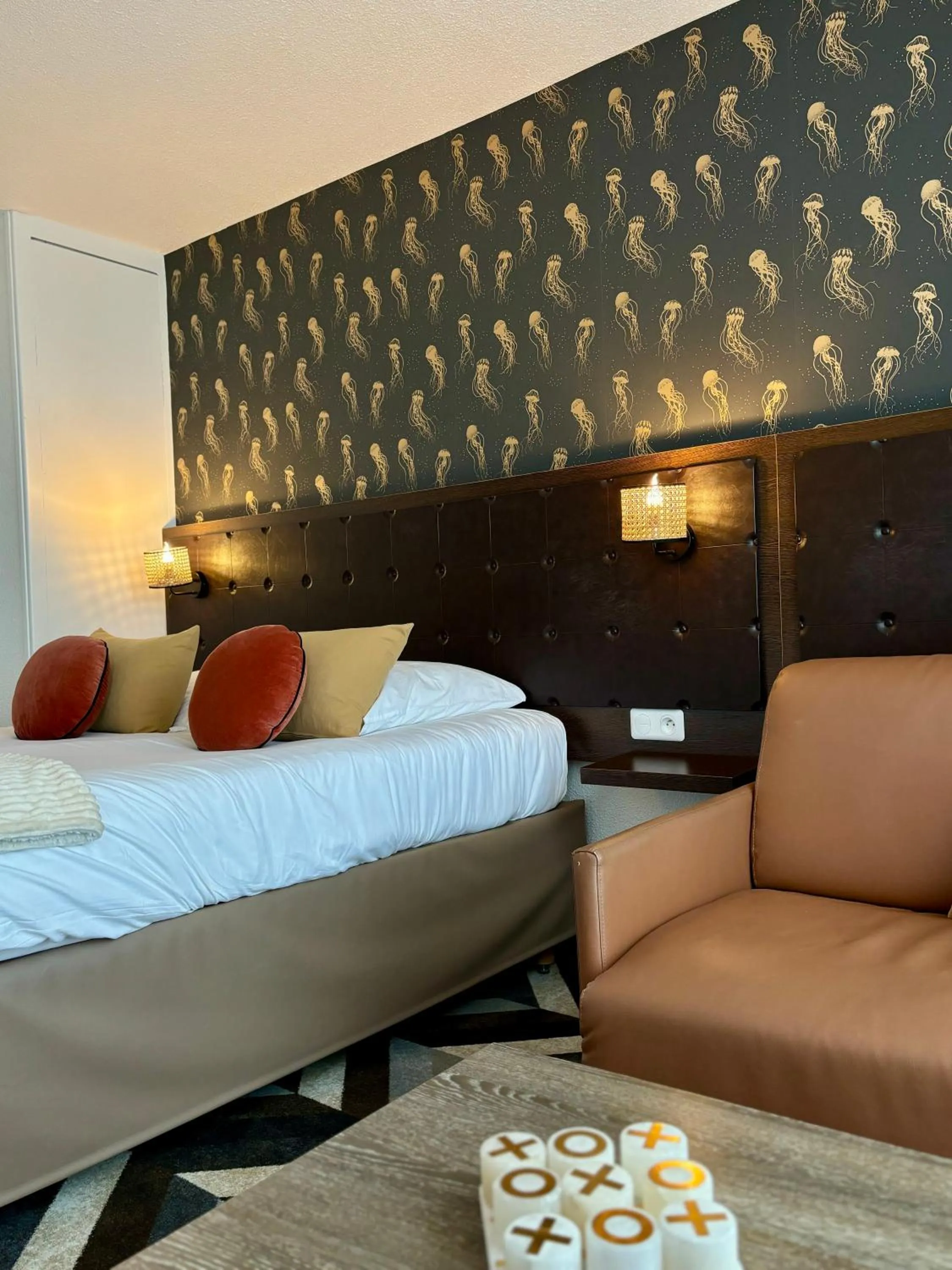 Bedroom, Bed in Ambassadeur Hotel - Cherbourg Port de Plaisance