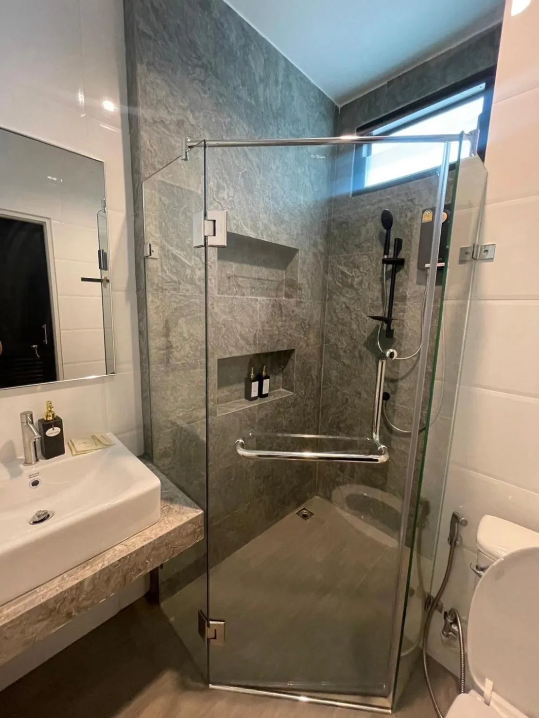 Bathroom in Trat Tara Boutique Hotel