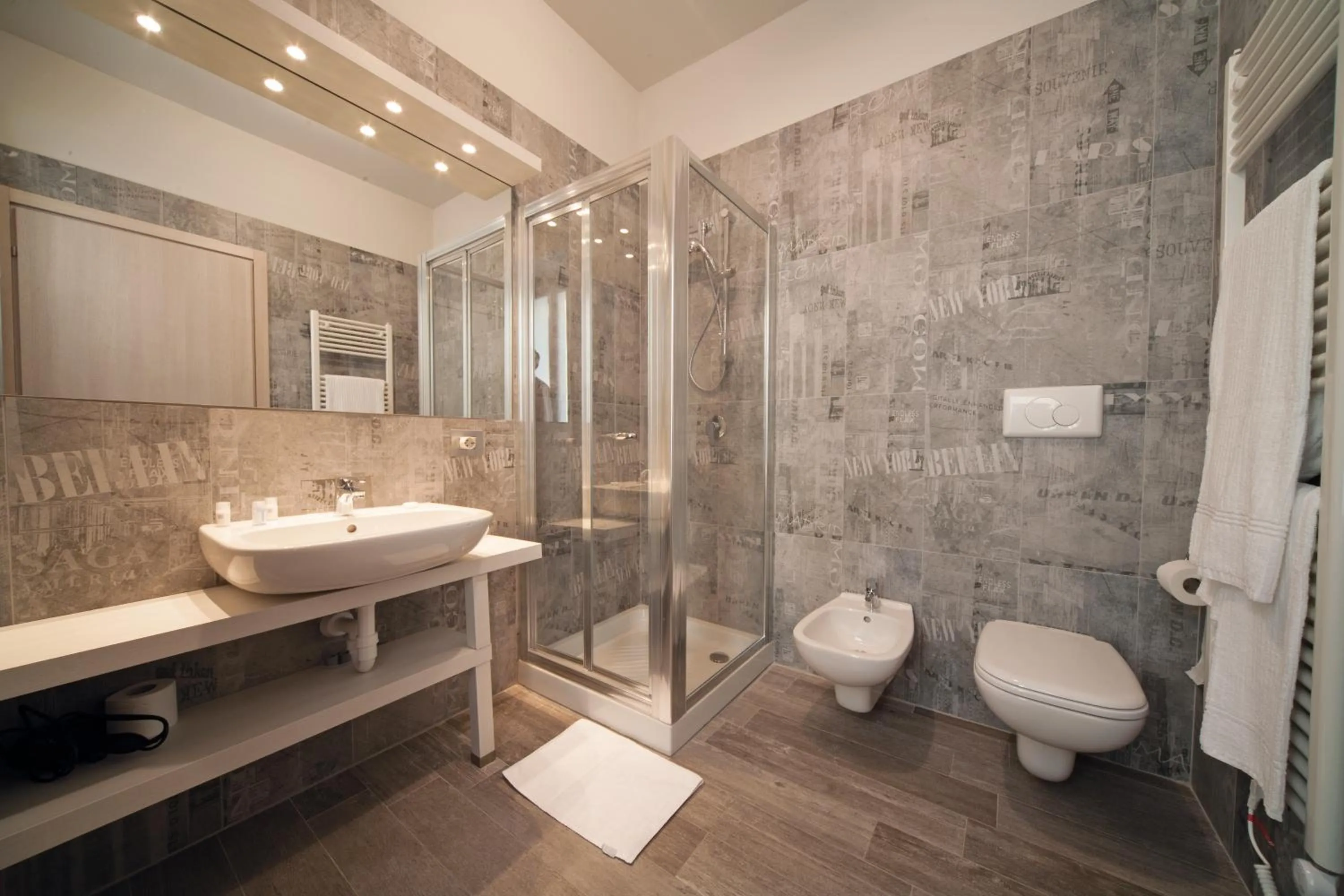 Toilet in Amalia Bakery Home