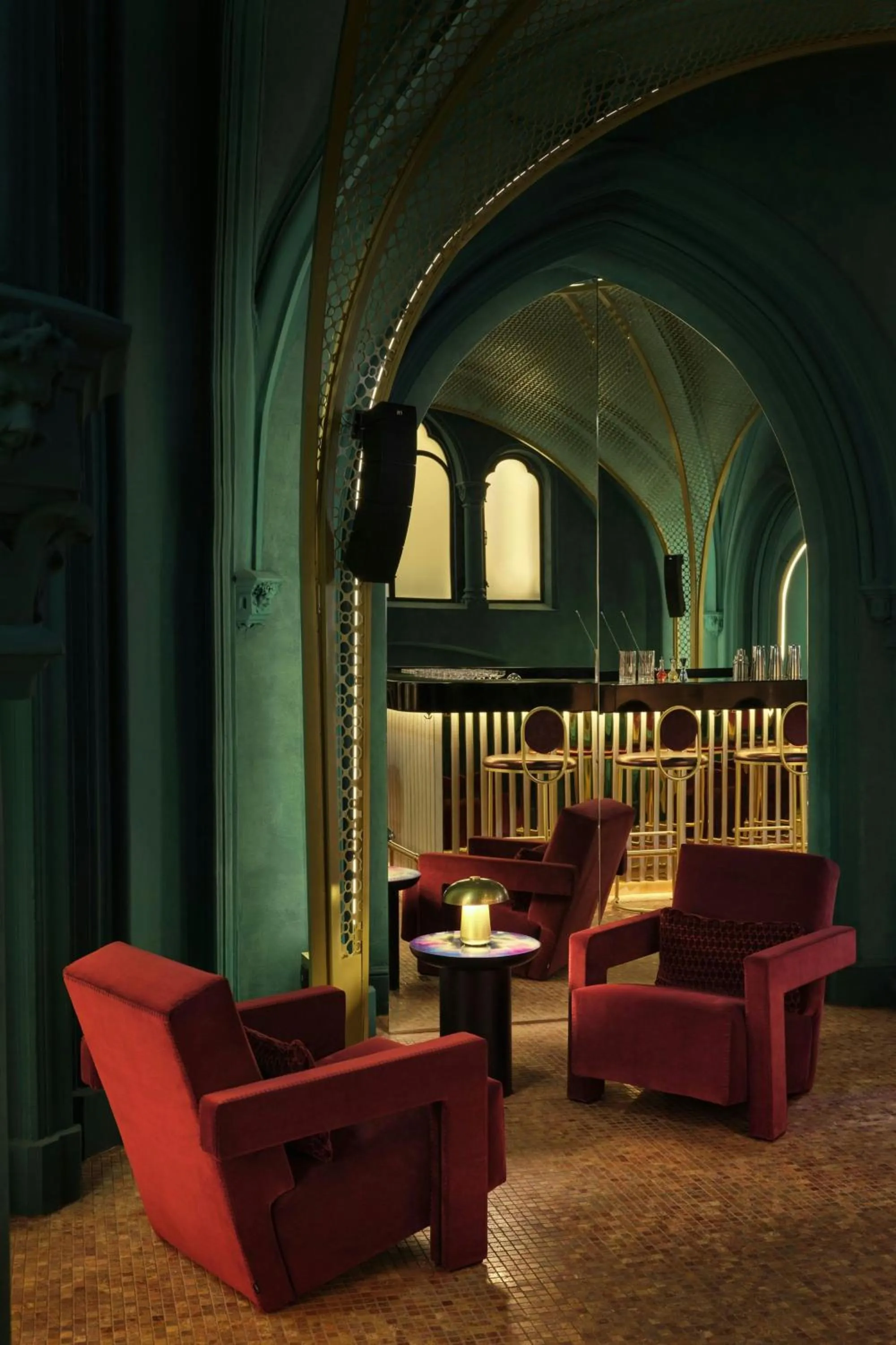 Restaurant/places to eat in W Budapest