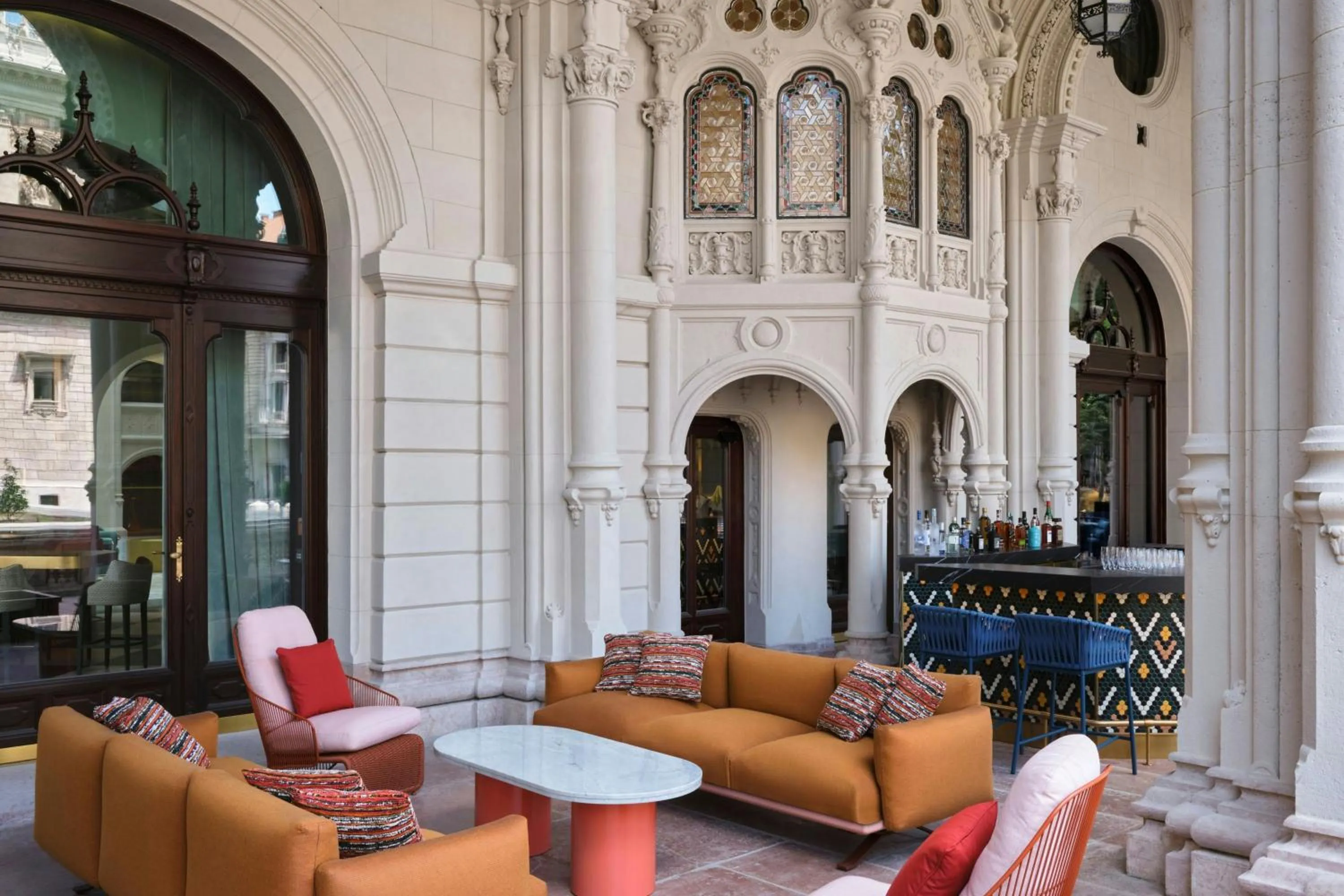 Restaurant/places to eat in W Budapest