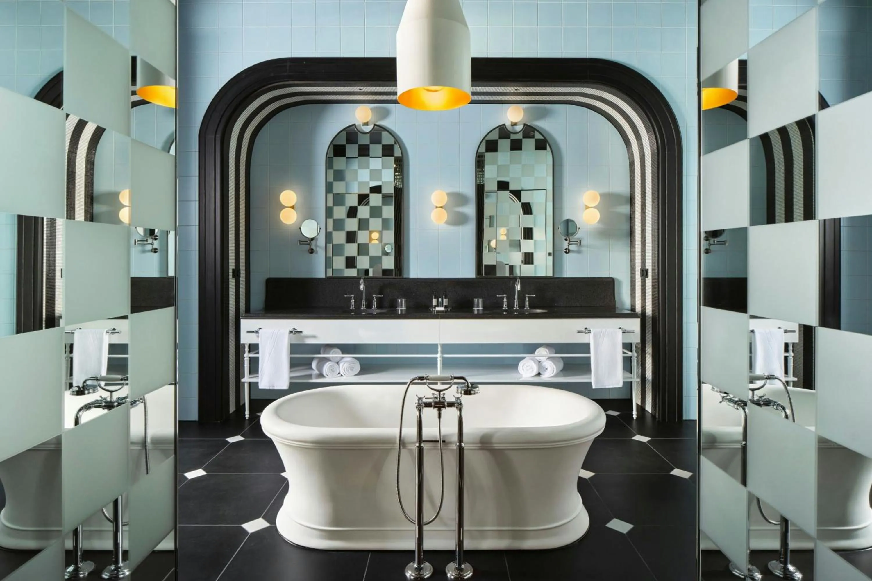 Photo of the whole room in W Budapest