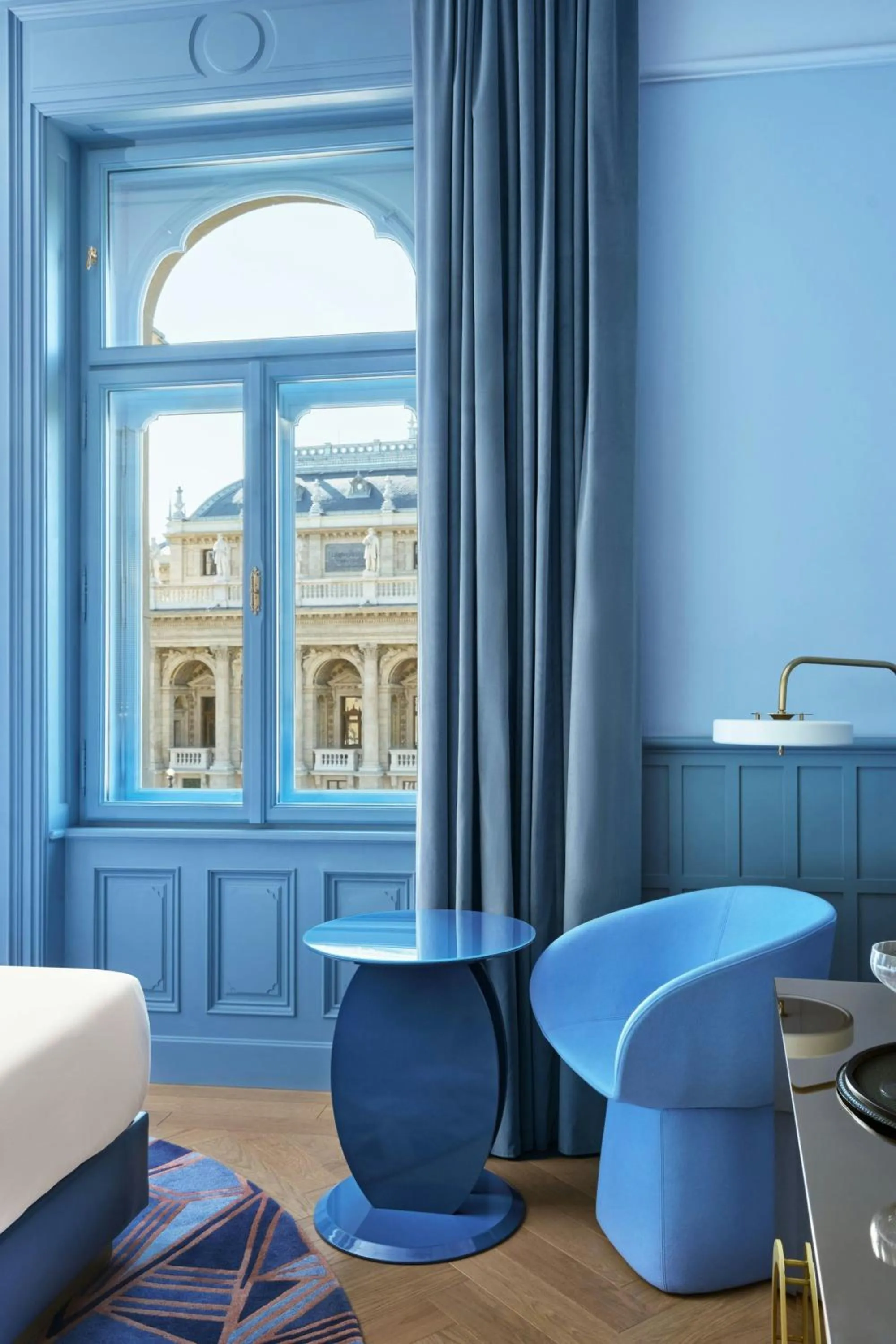 Seating area, Bed in W Budapest