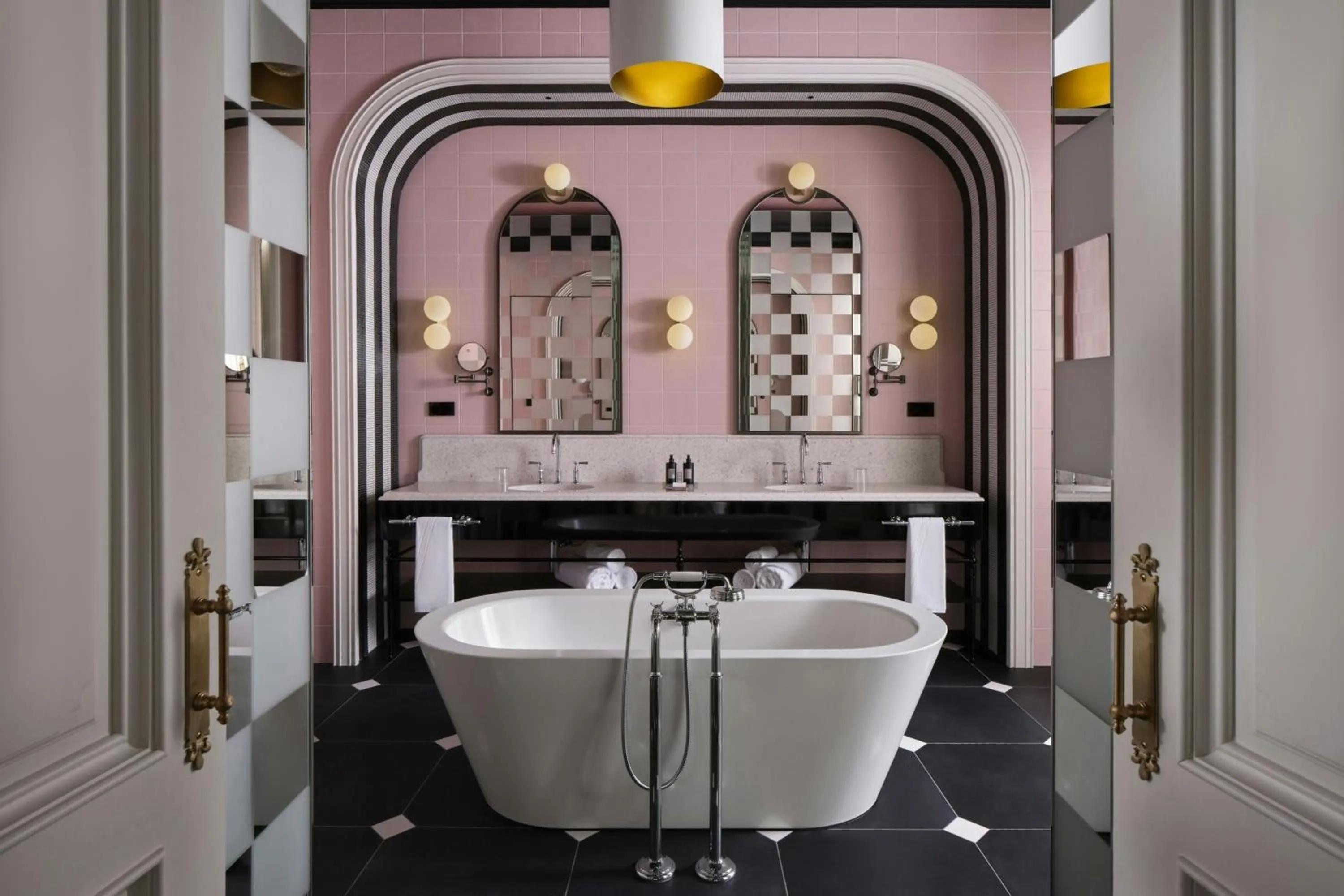 Photo of the whole room in W Budapest