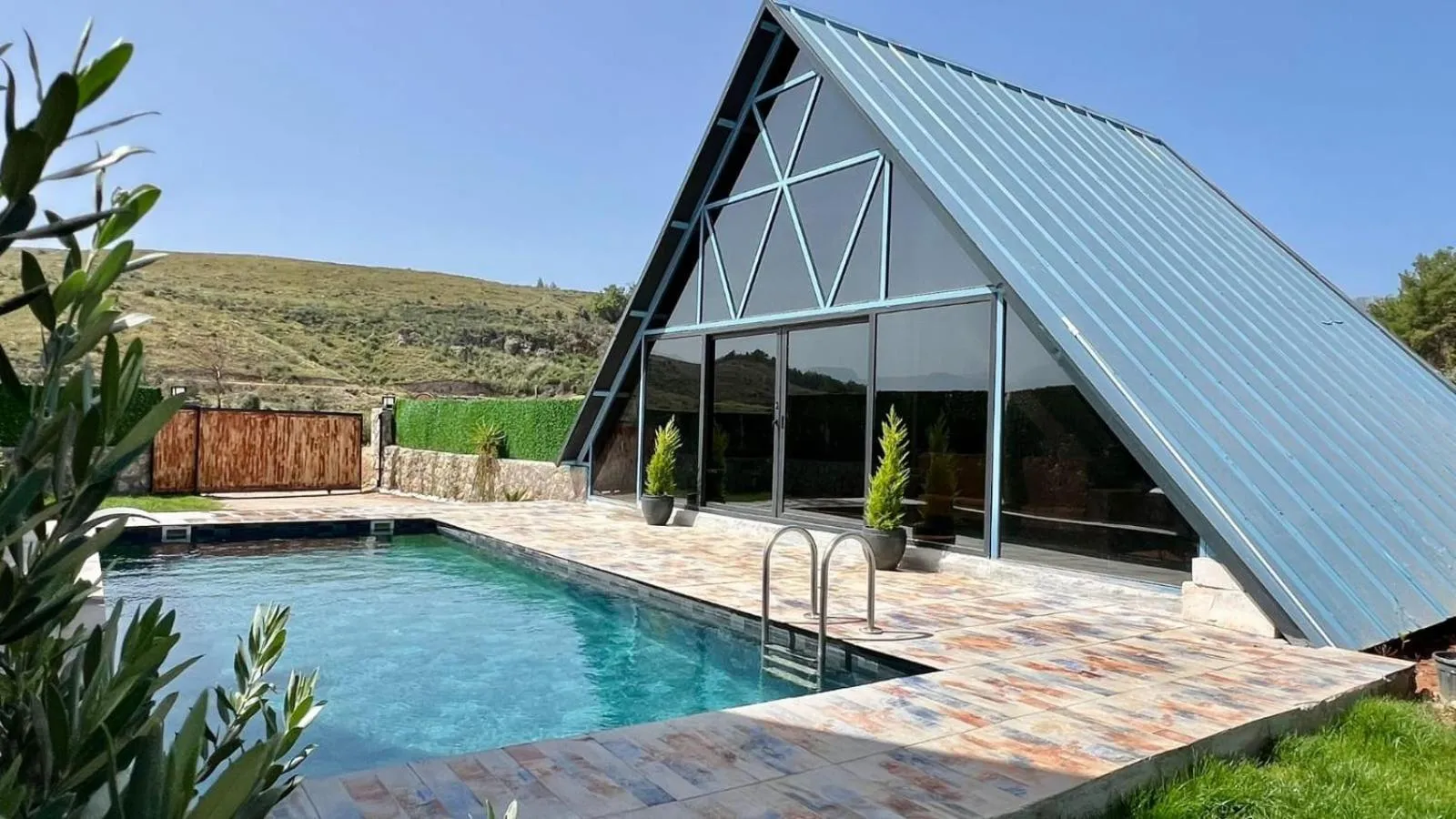 villa hidden paradise garden